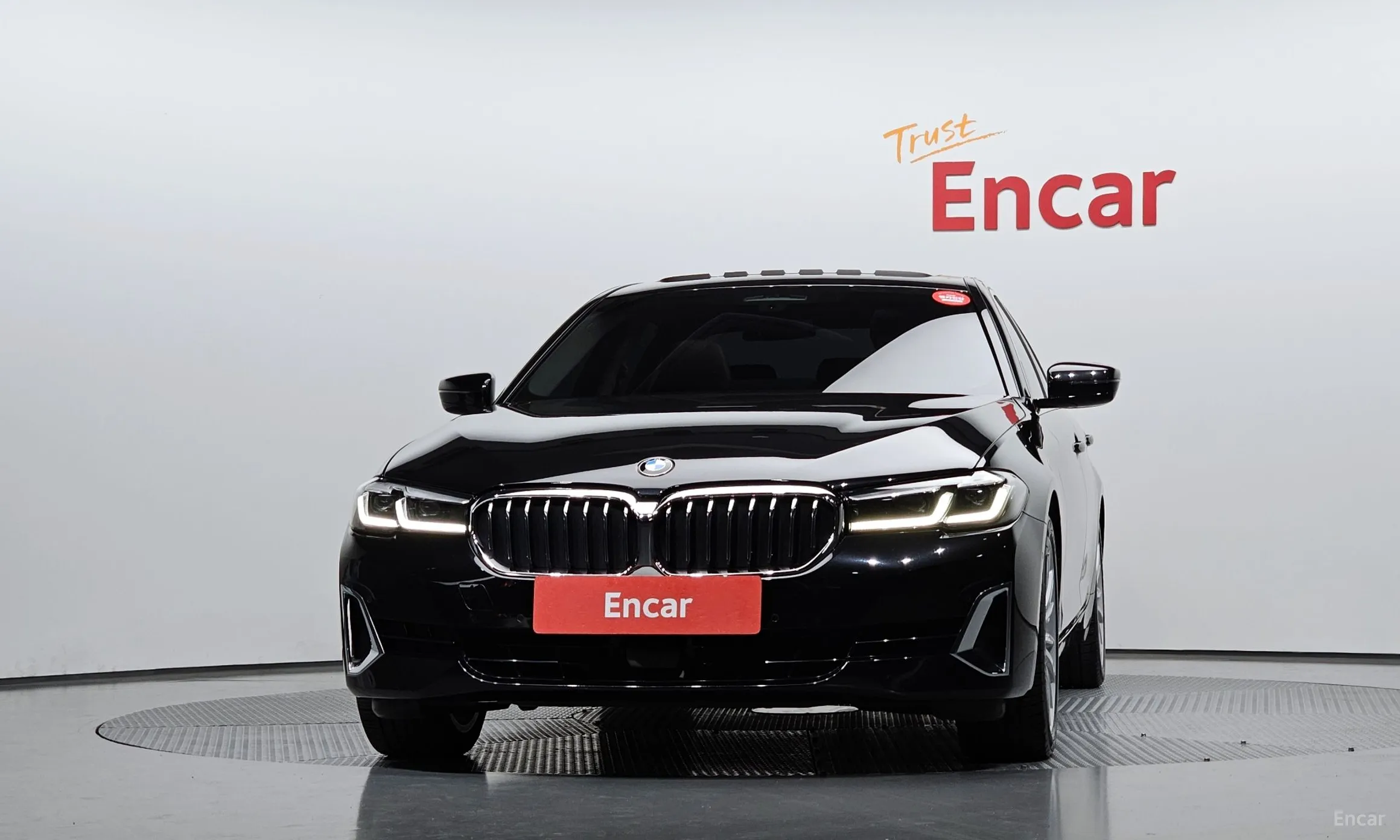 BMW 5 Series (G30) превью 2