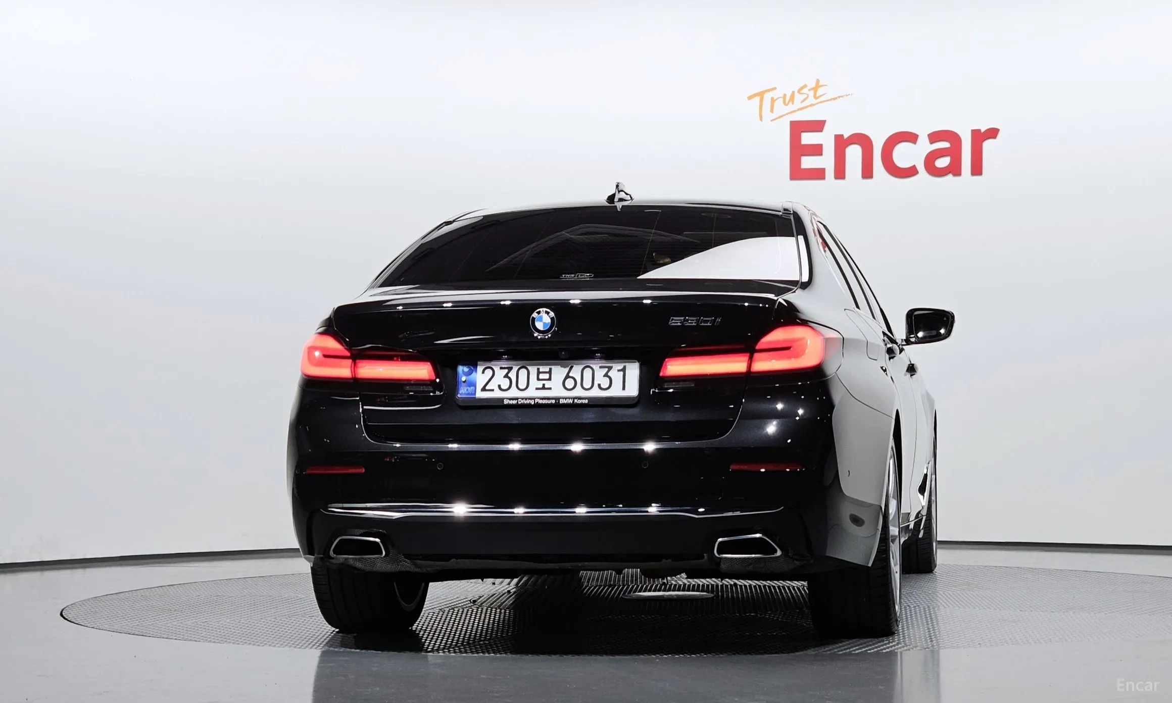 BMW 5 Series (G30) превью 3