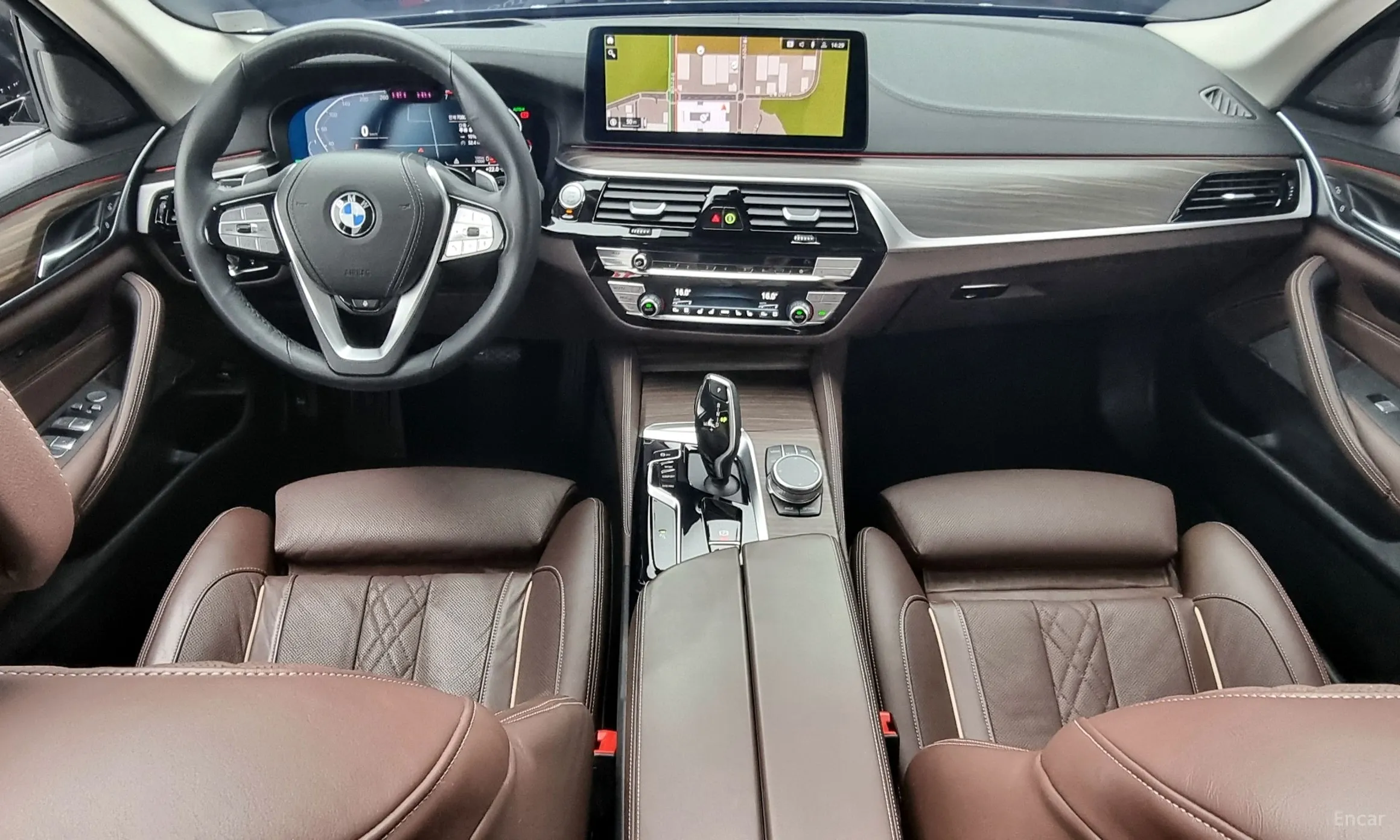 BMW 5 Series (G30) превью 4