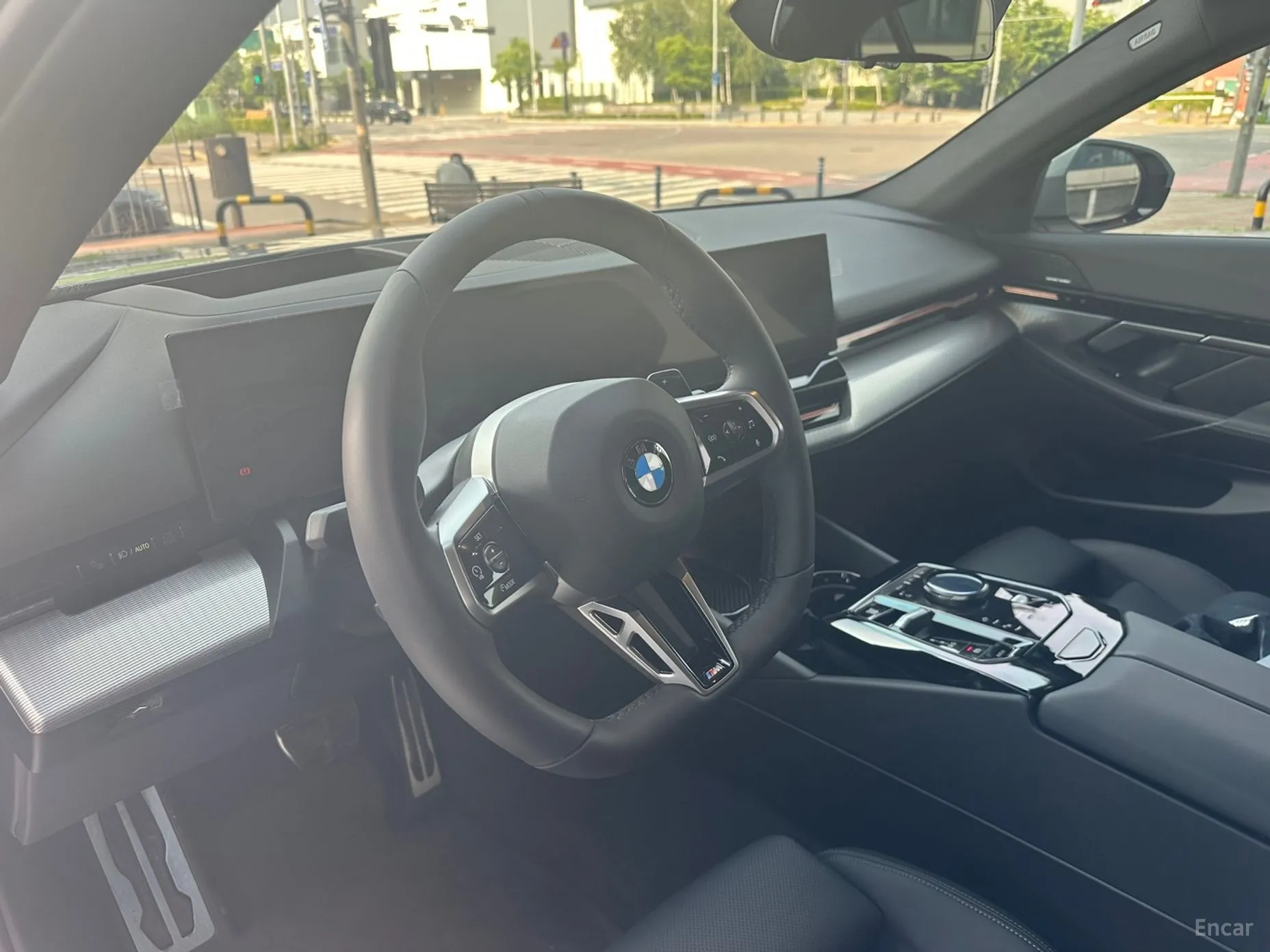 BMW 5 Series (G60) превью 3