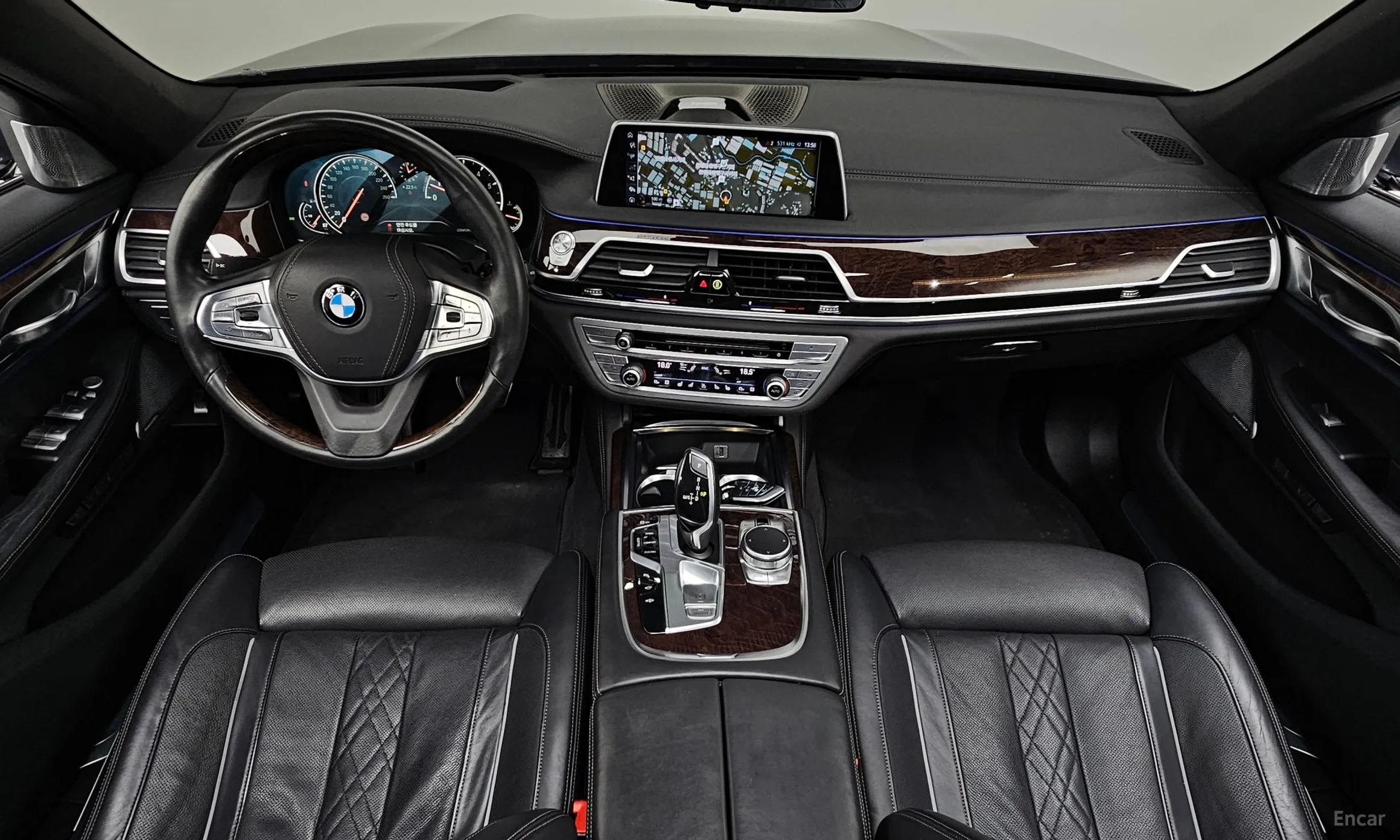 BMW 7 Series (G11) превью 4
