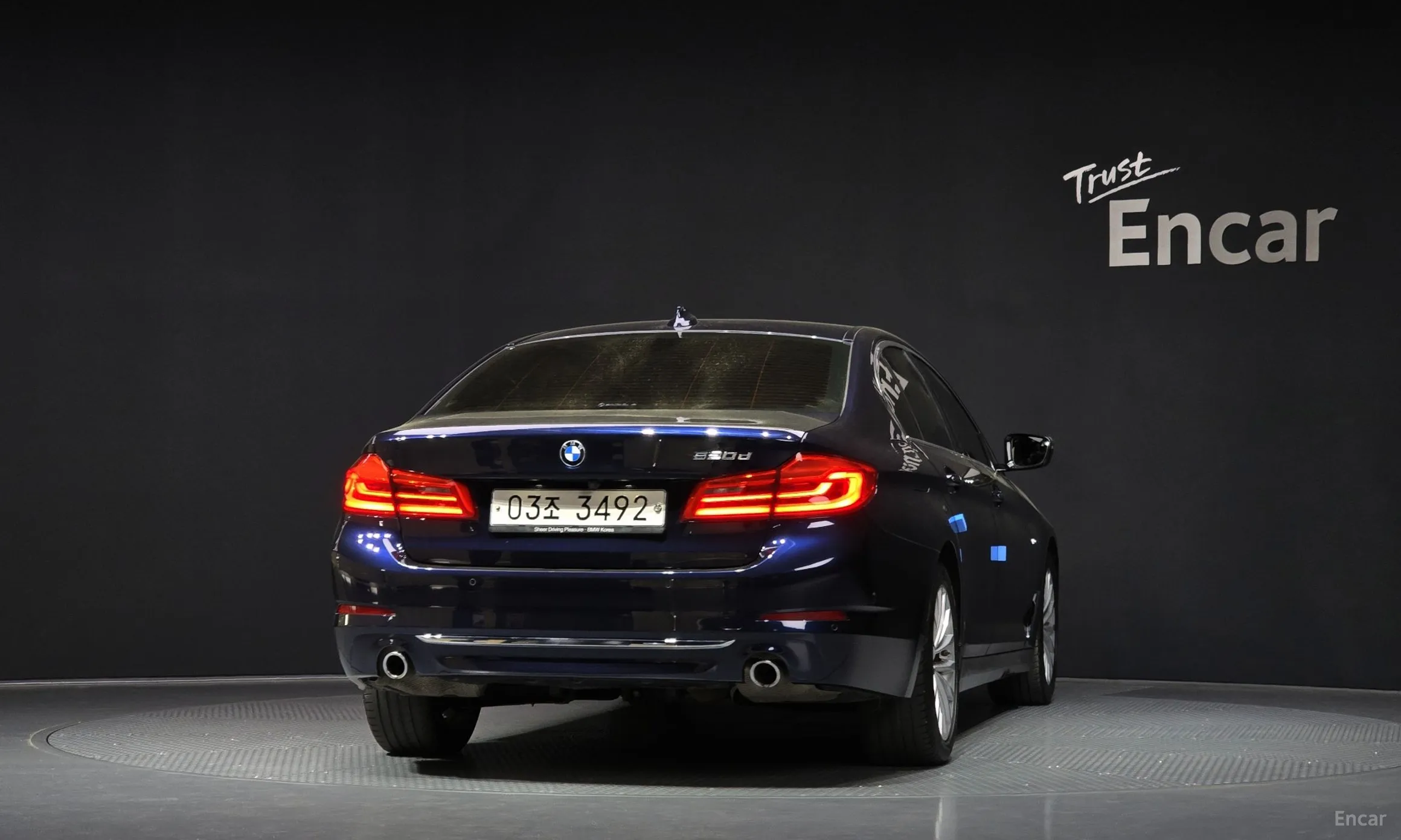 BMW 5 Series (G30) превью 3