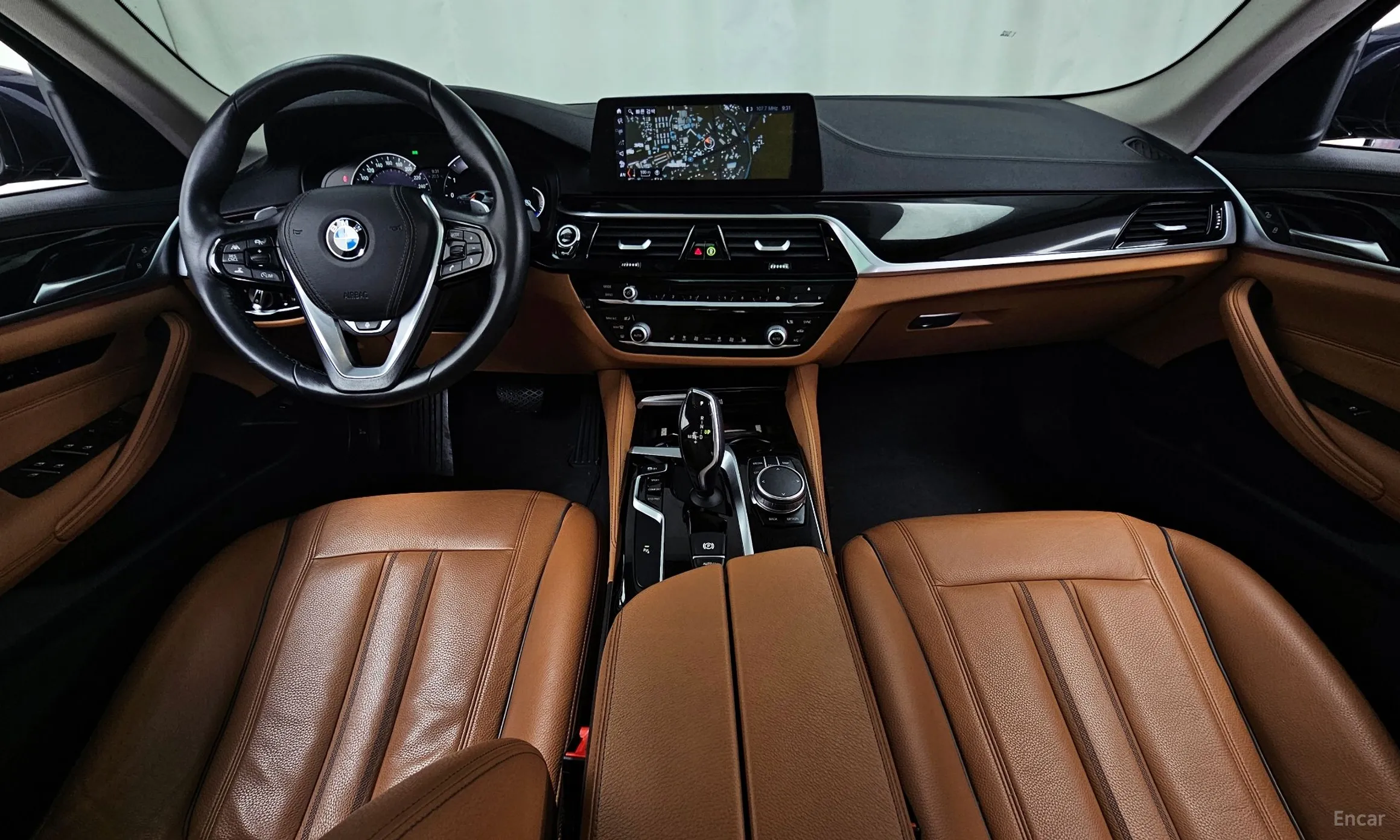 BMW 5 Series (G30) превью 4