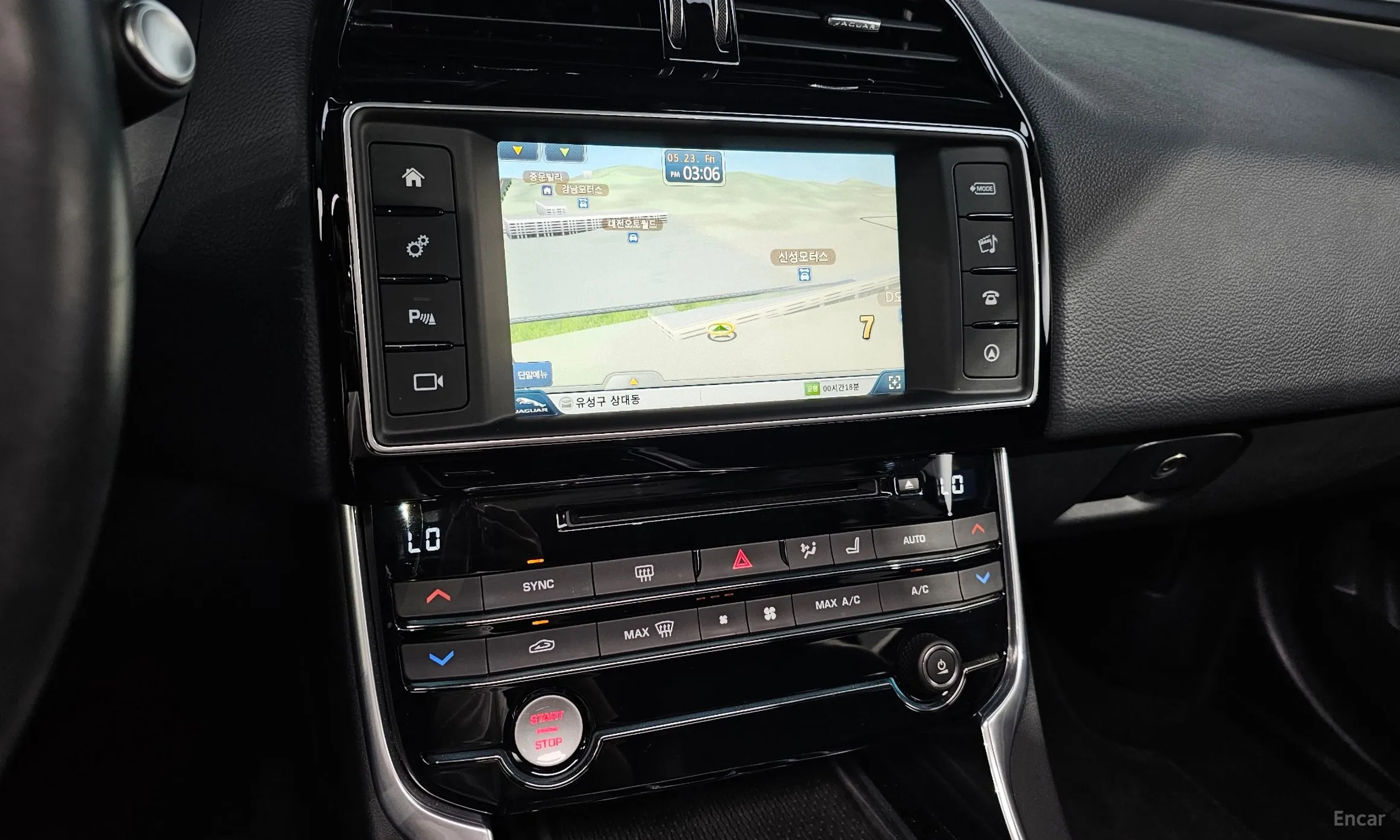Jaguar XE превью 16