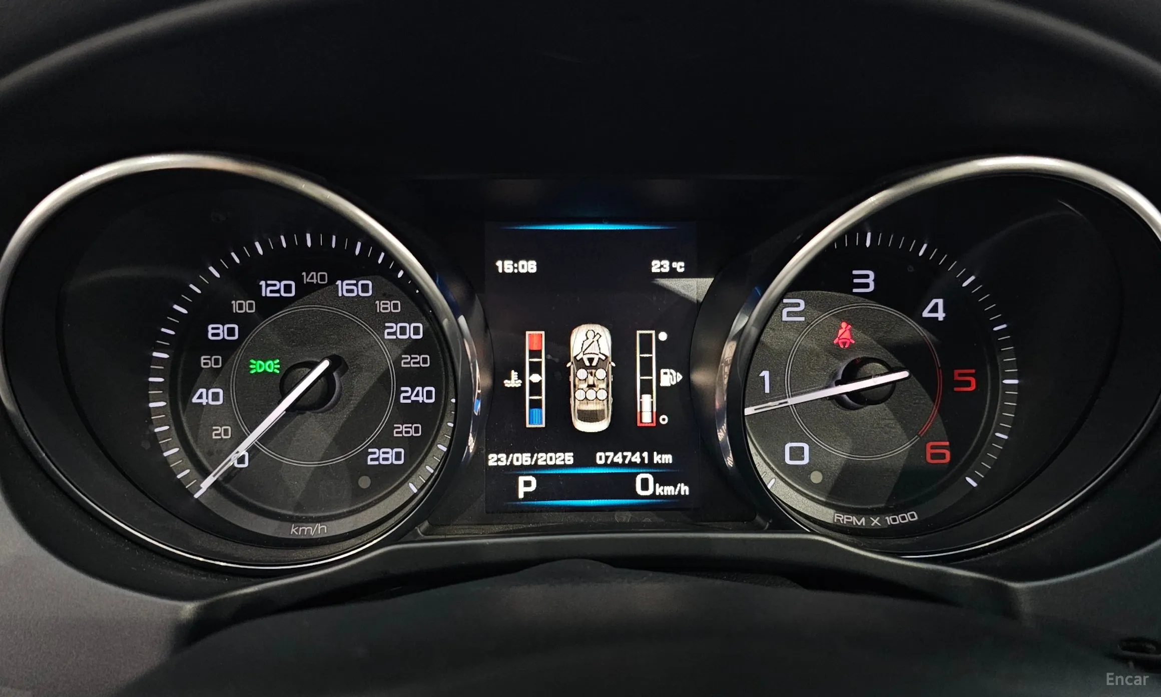Jaguar XE превью 8