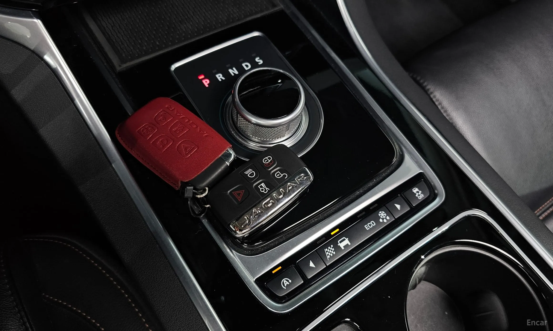 Jaguar XE превью 9