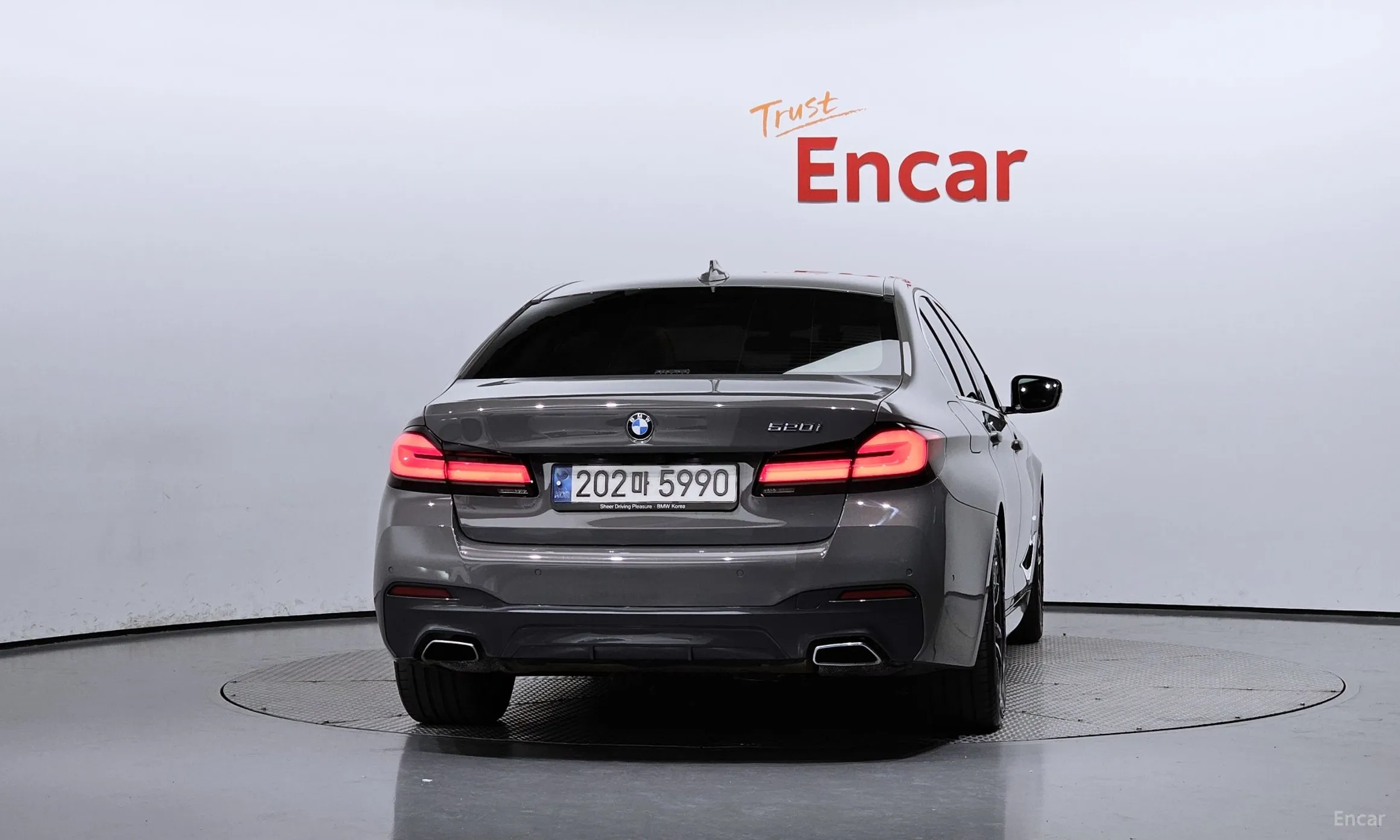 BMW 5 Series (G30) превью 3