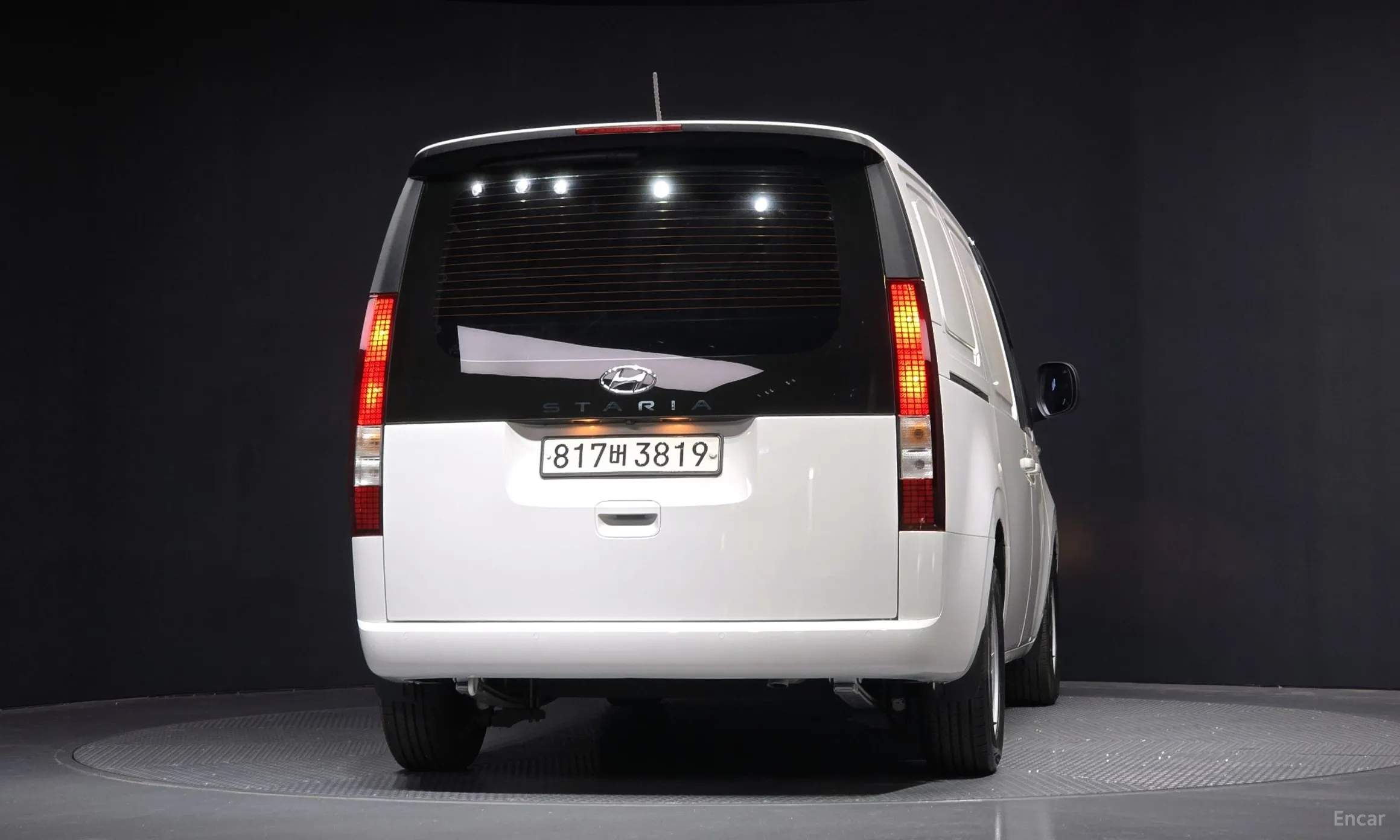 Hyundai Staria превью 3