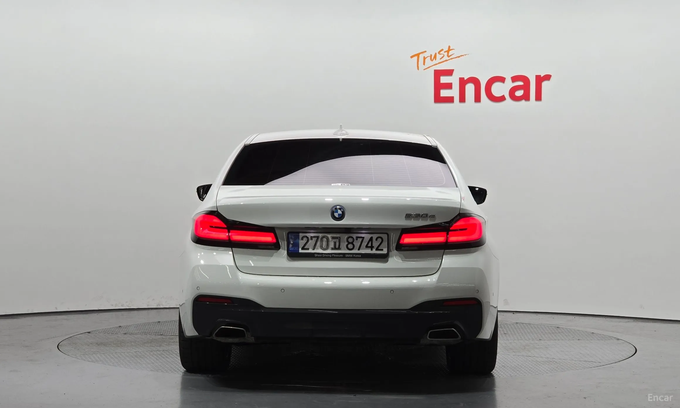 BMW 5 Series (G30) превью 3