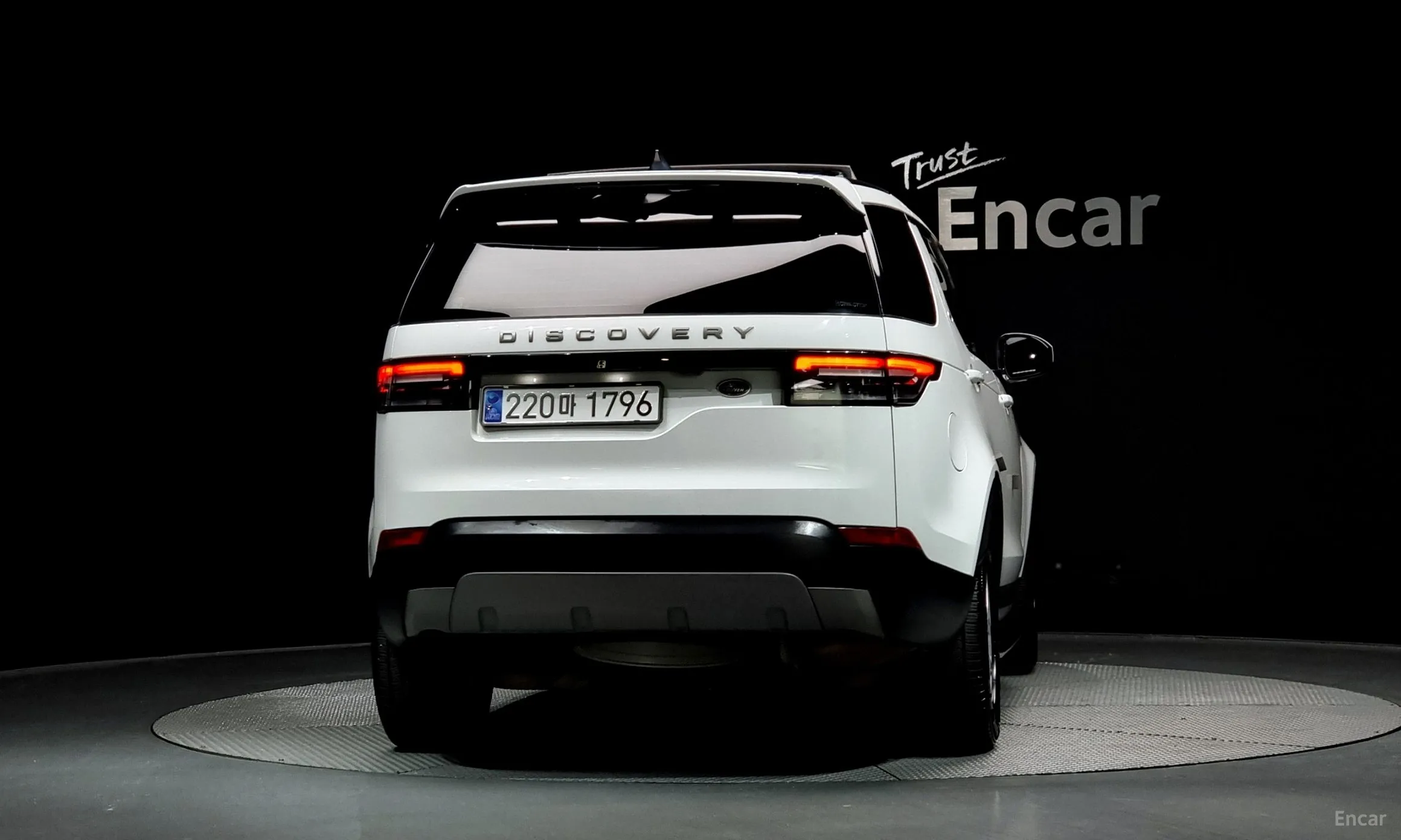 Land Rover Discovery 5 превью 3