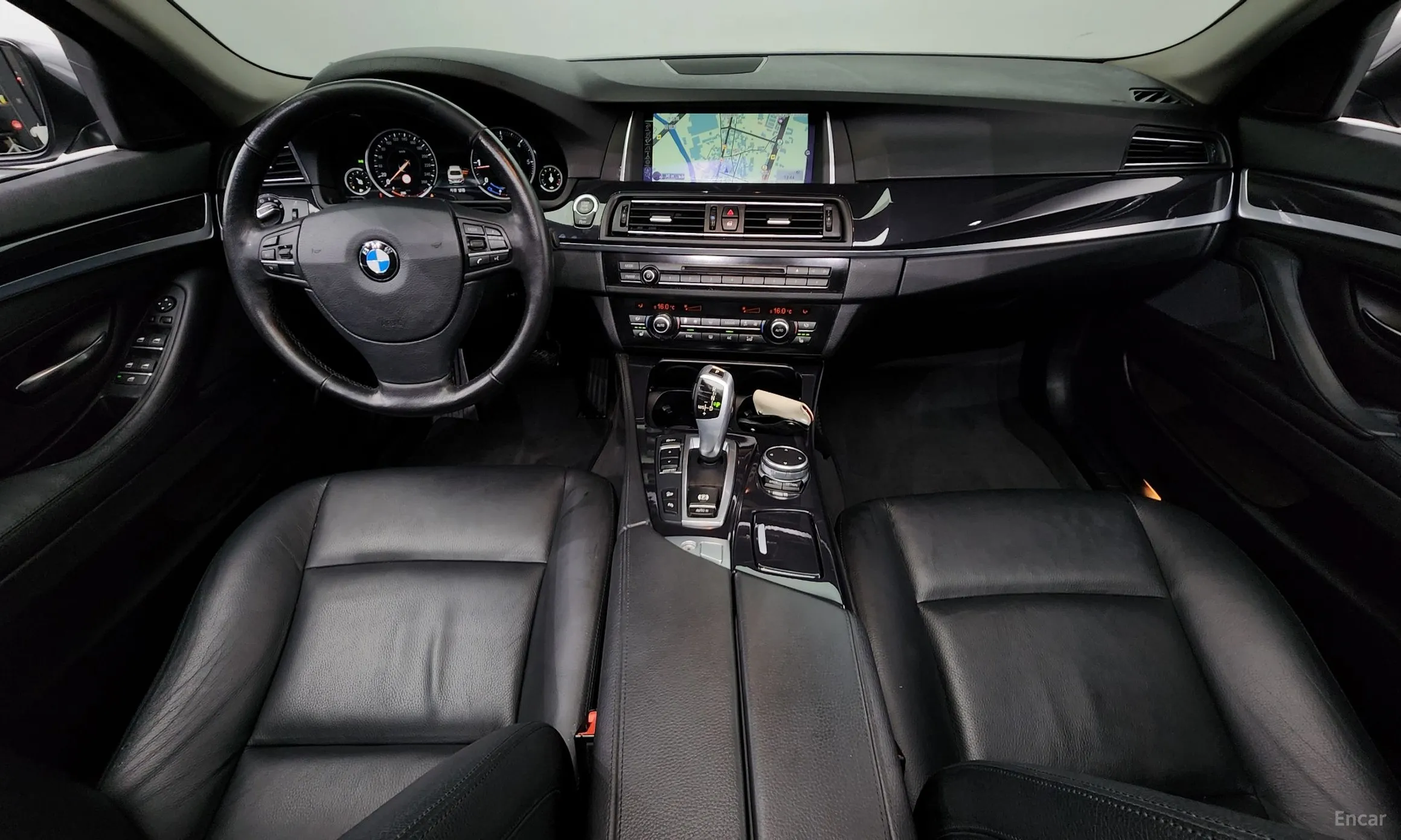 BMW 5 Series (F10) превью 4