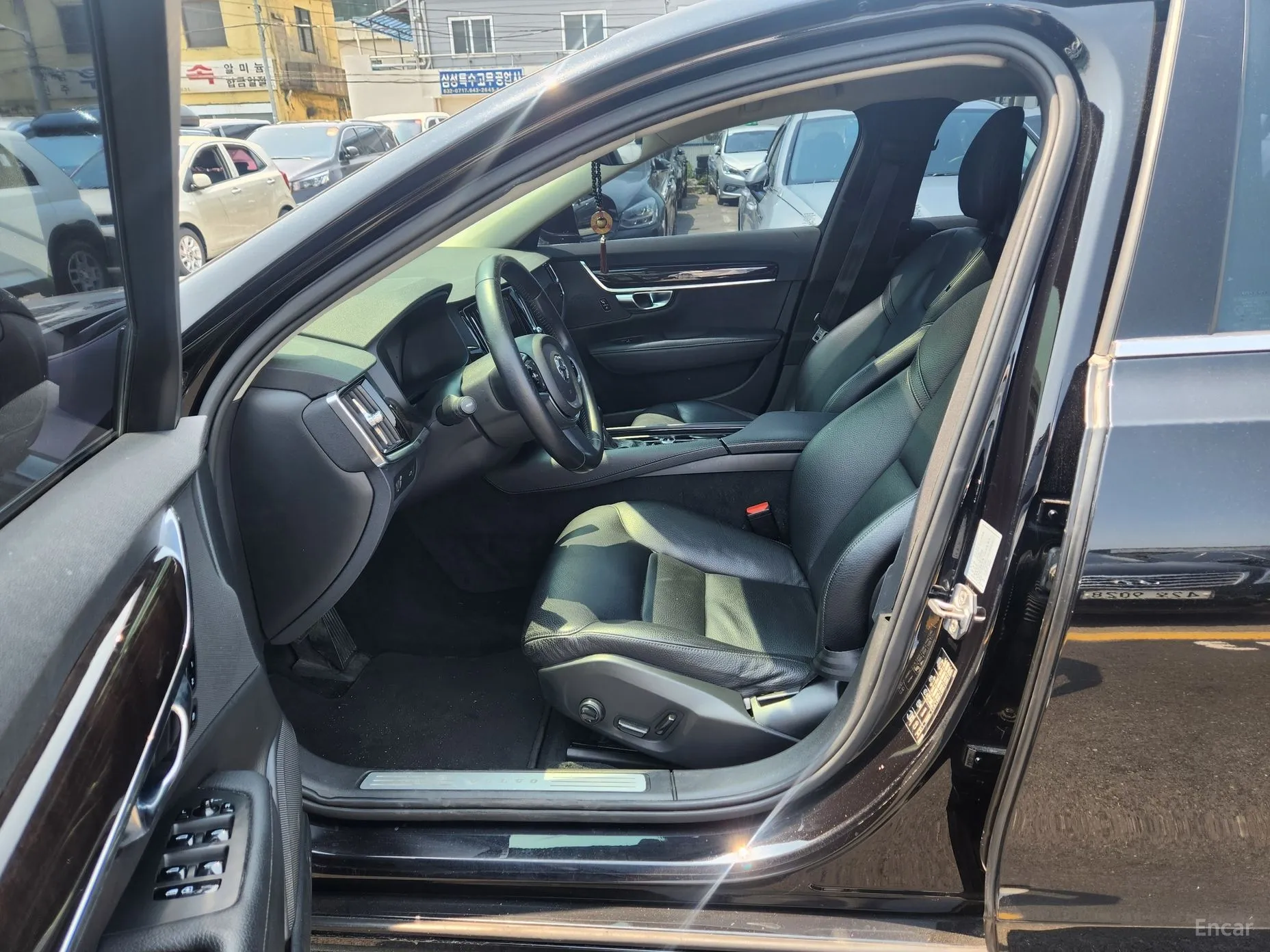 Volvo S90 превью 13