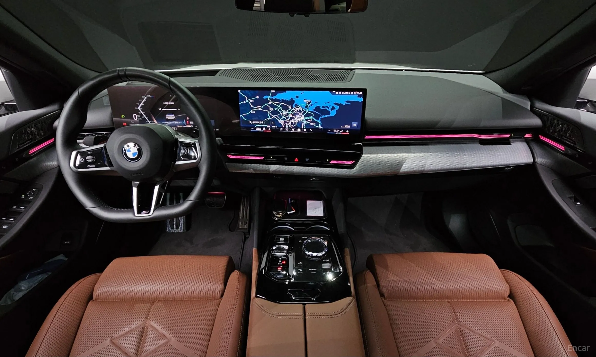 BMW 5 Series (G60) превью 4