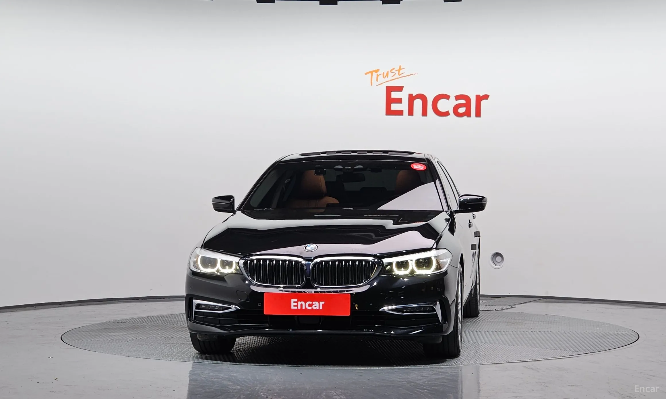 BMW 5 Series (G30) превью 2