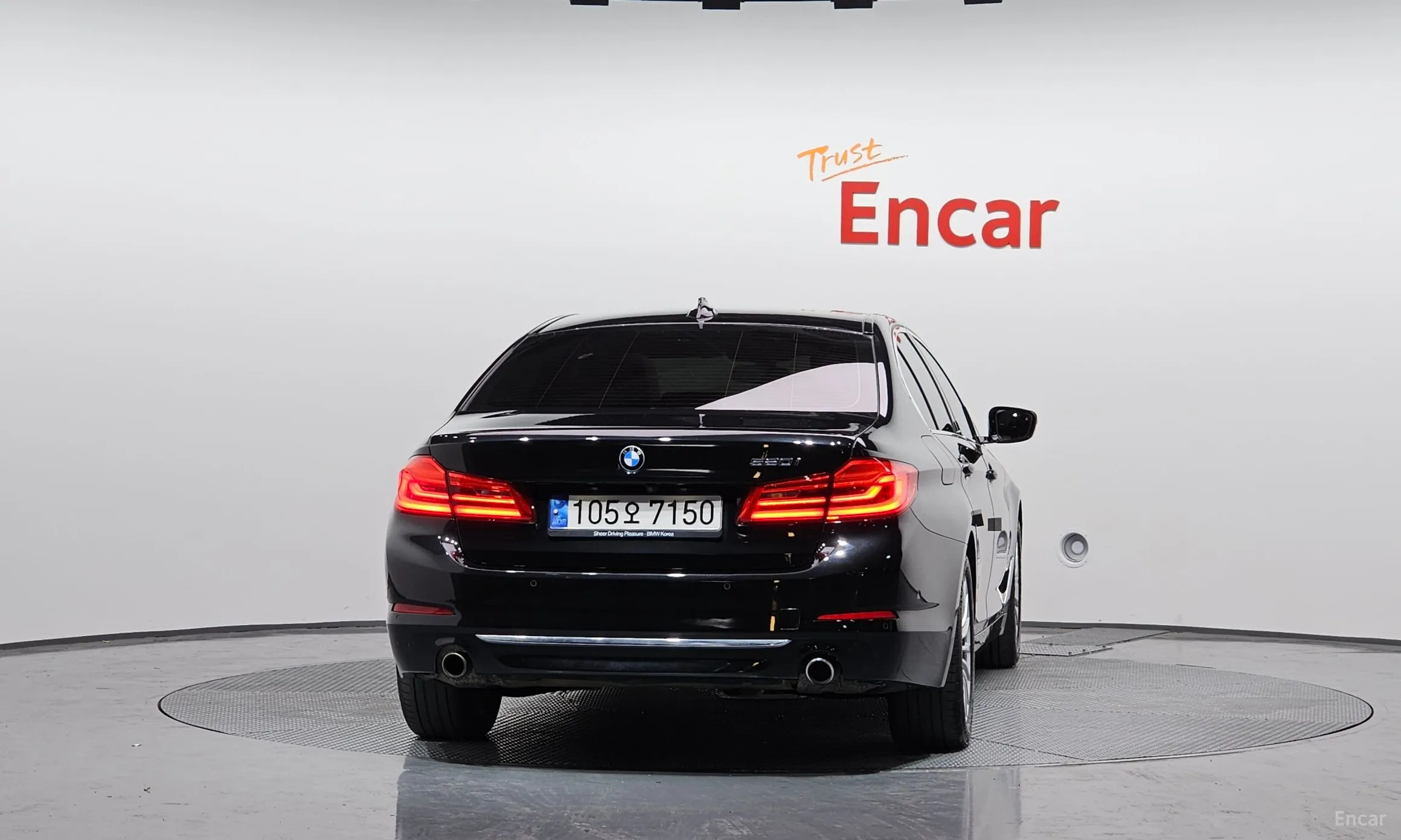 BMW 5 Series (G30) превью 3