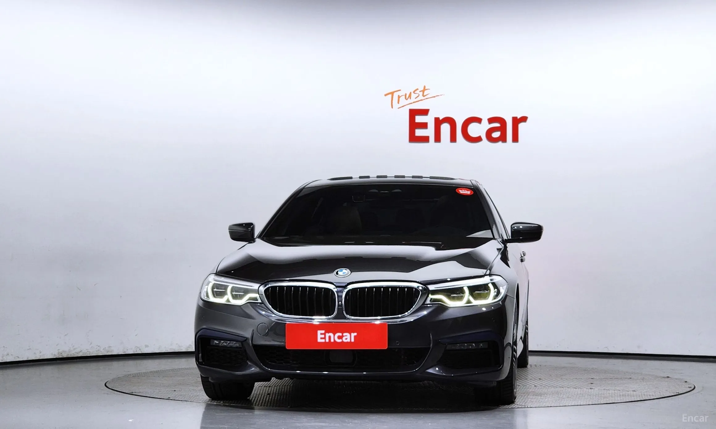 BMW 5 Series (G30) превью 2
