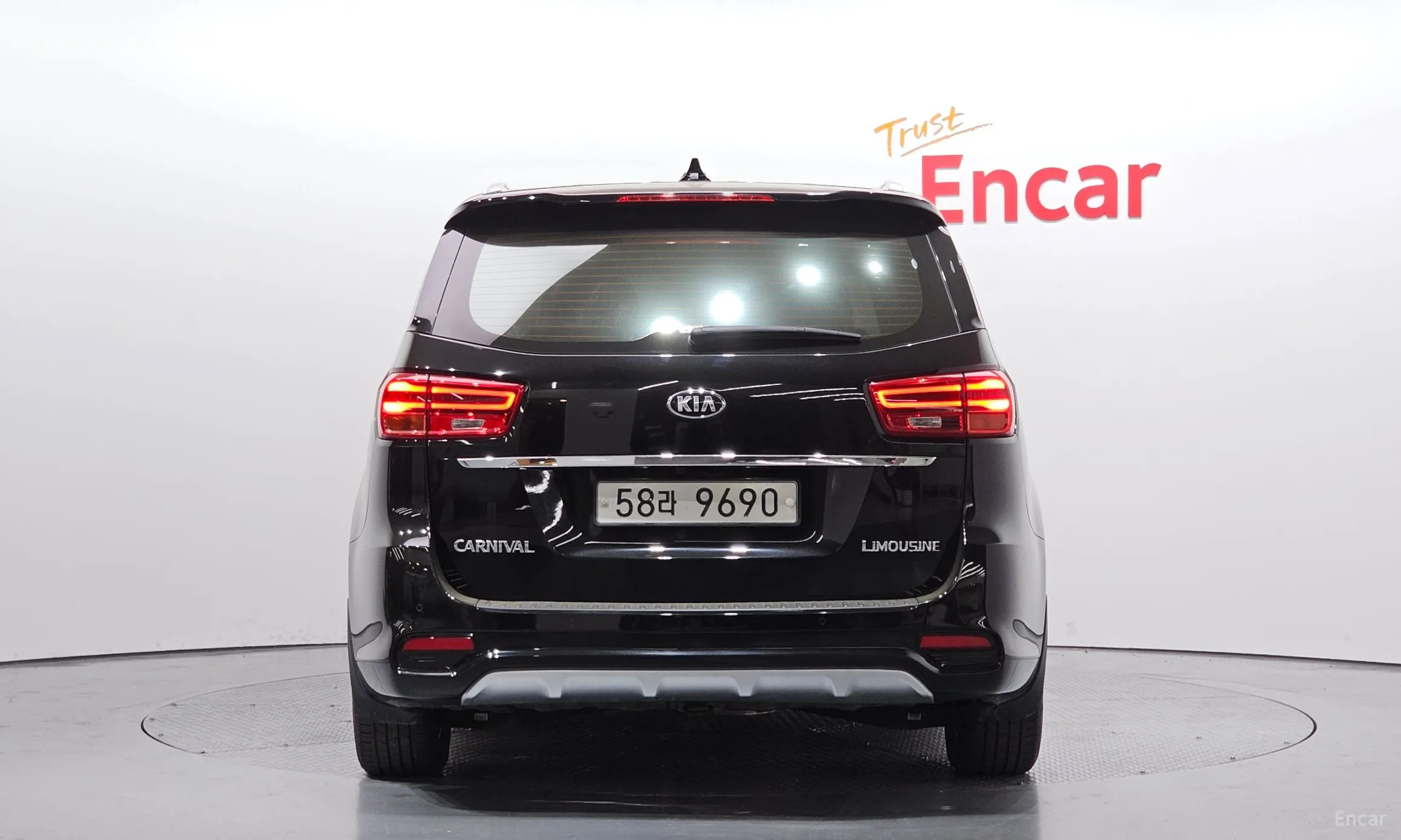 Kia Carnival превью 3
