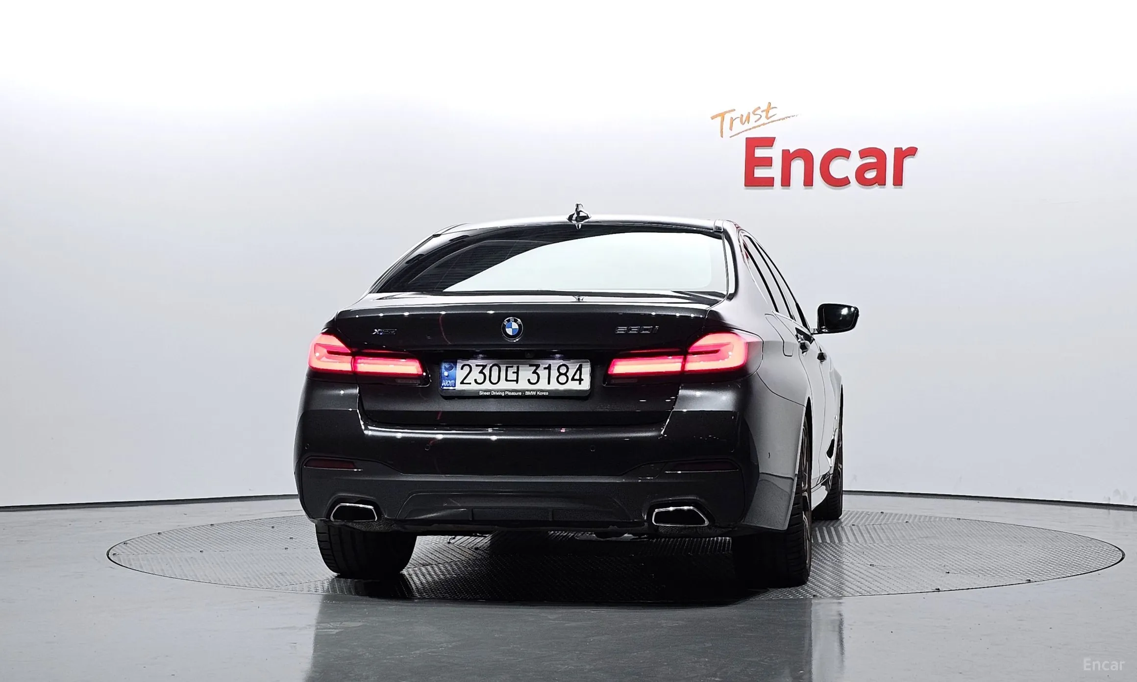 BMW 5 Series (G30) превью 3