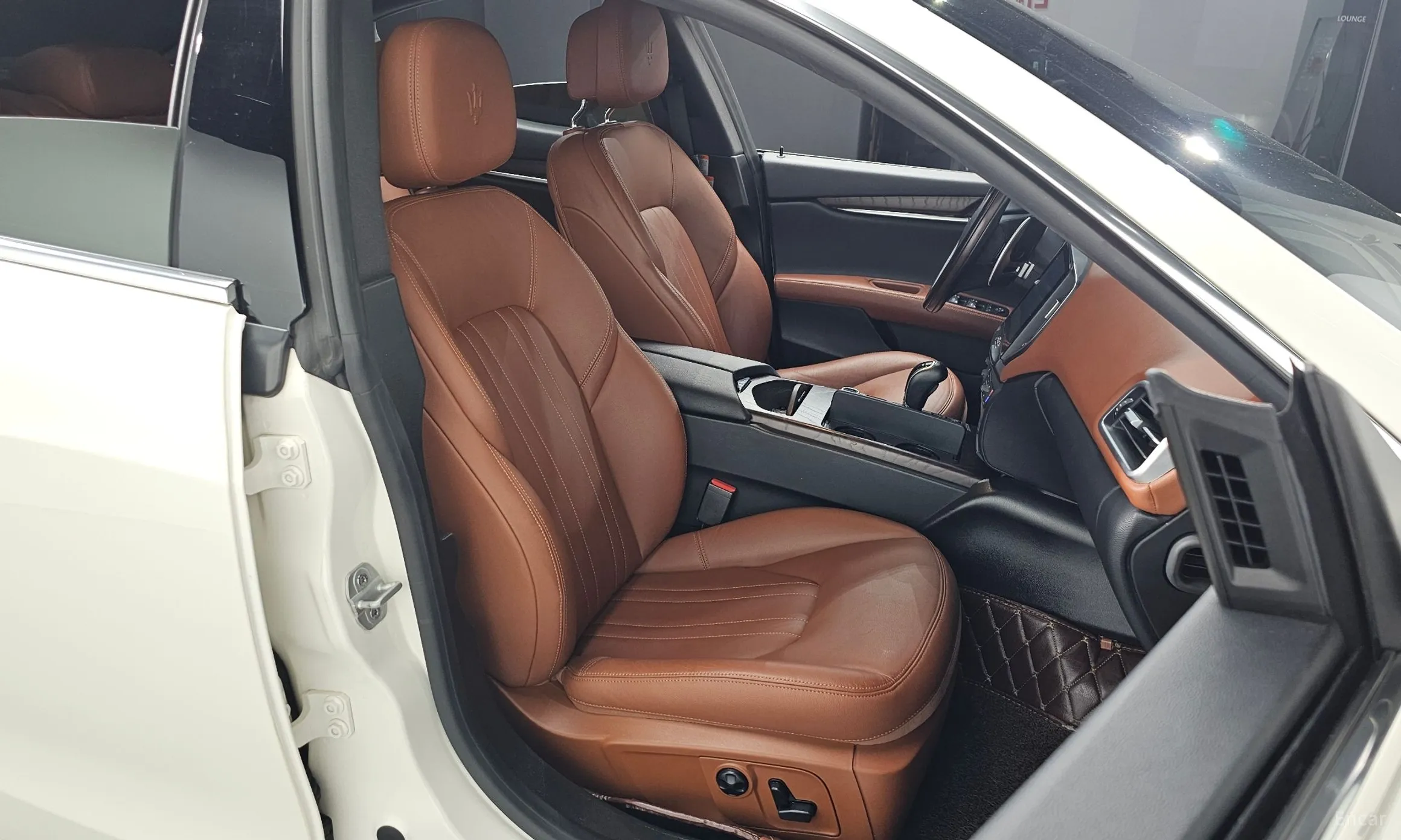 Maserati Ghibli превью 10