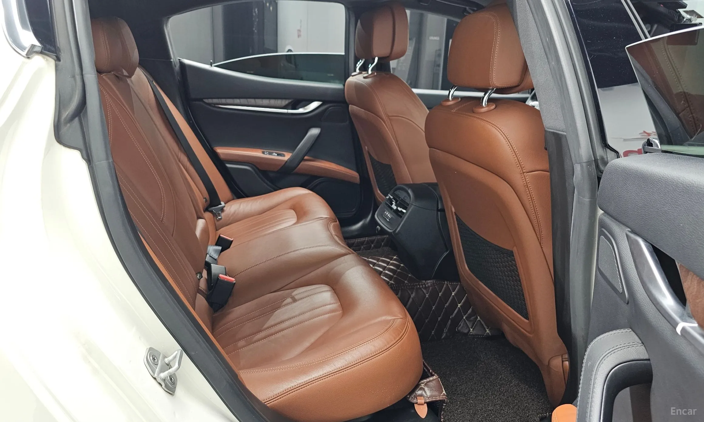 Maserati Ghibli превью 11