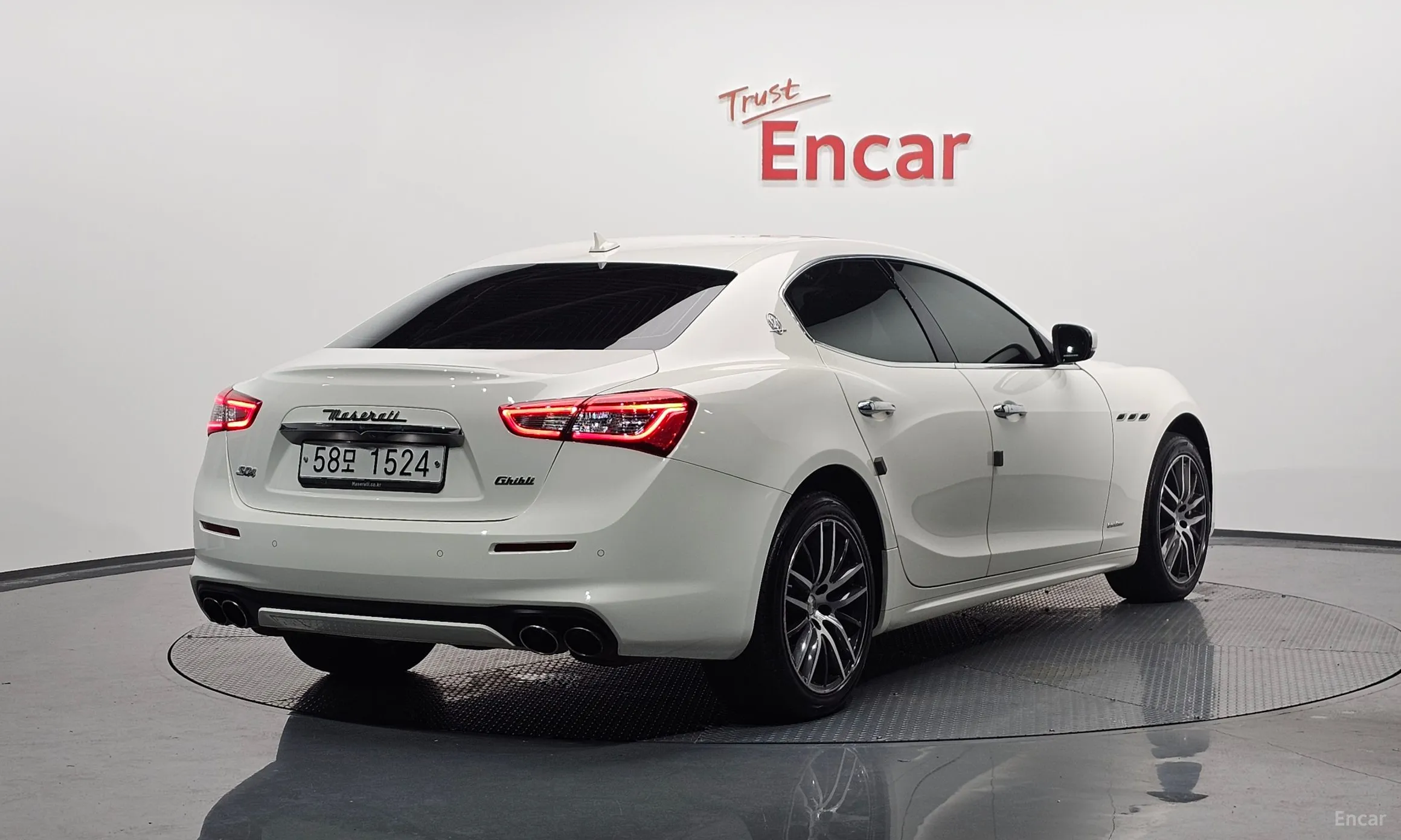 Maserati Ghibli превью 2