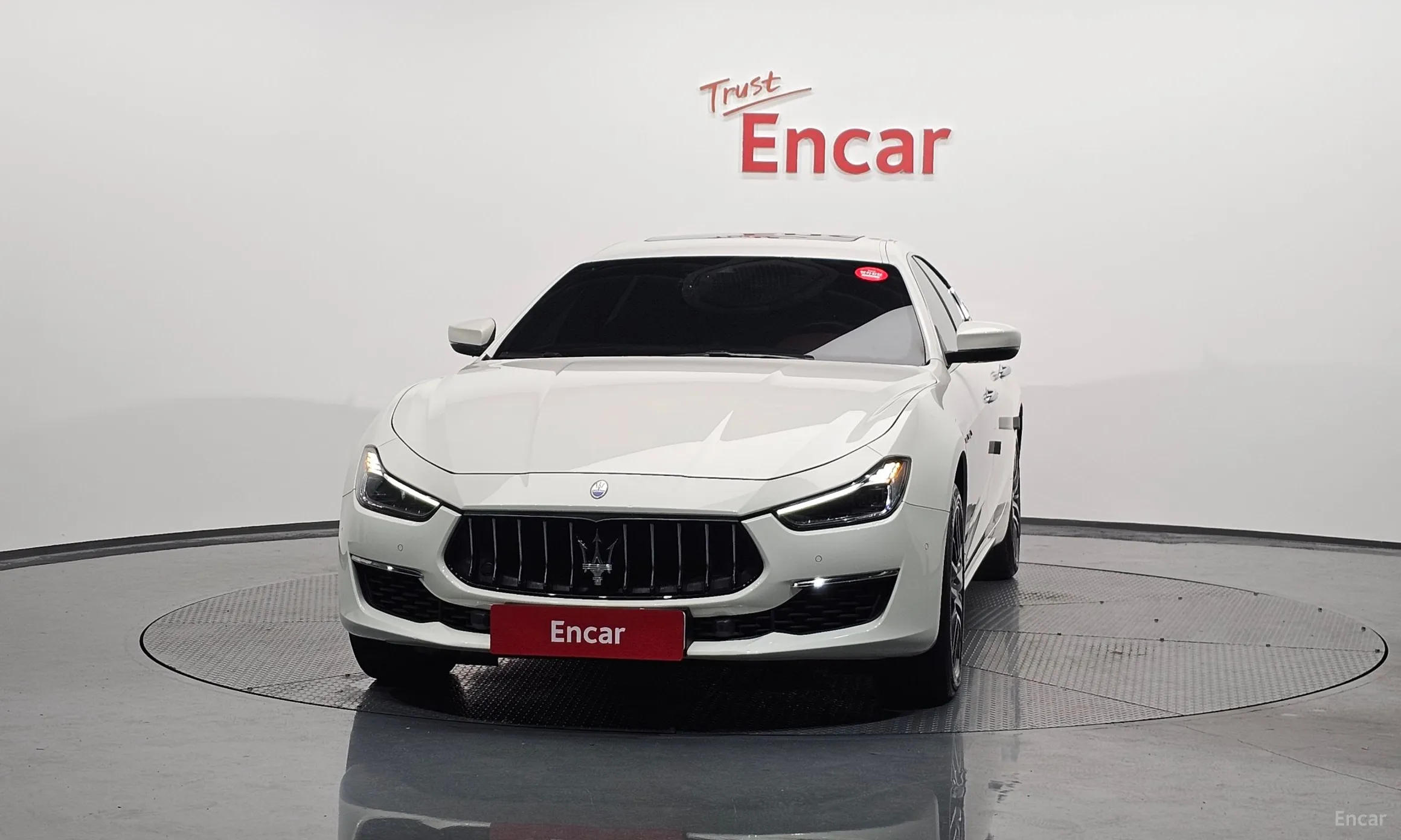 Maserati Ghibli превью 3