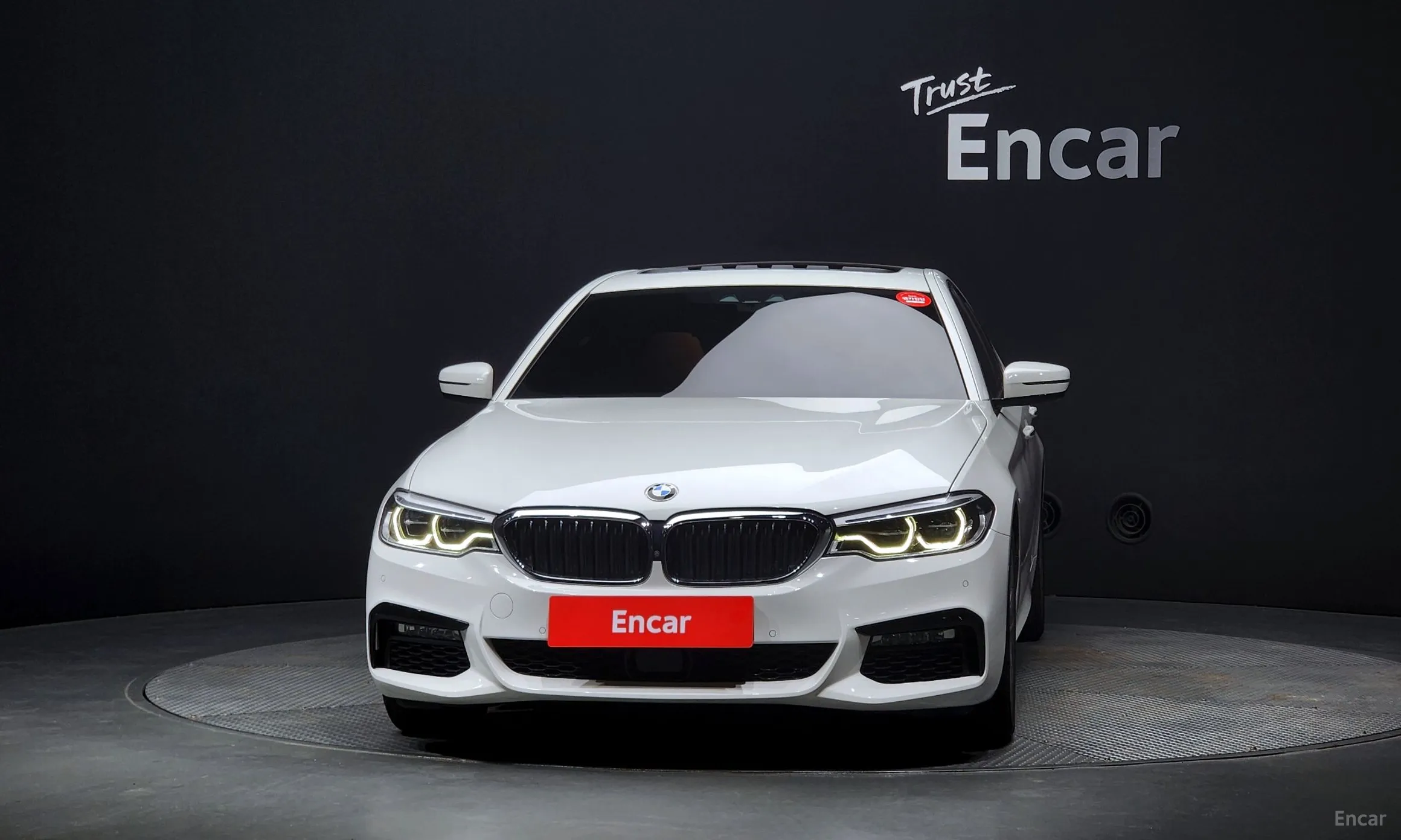 BMW 5 Series (G30) превью 2