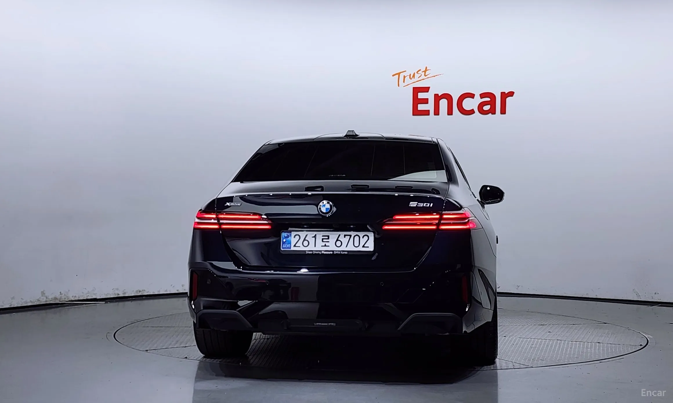 BMW 5 Series (G60) превью 3