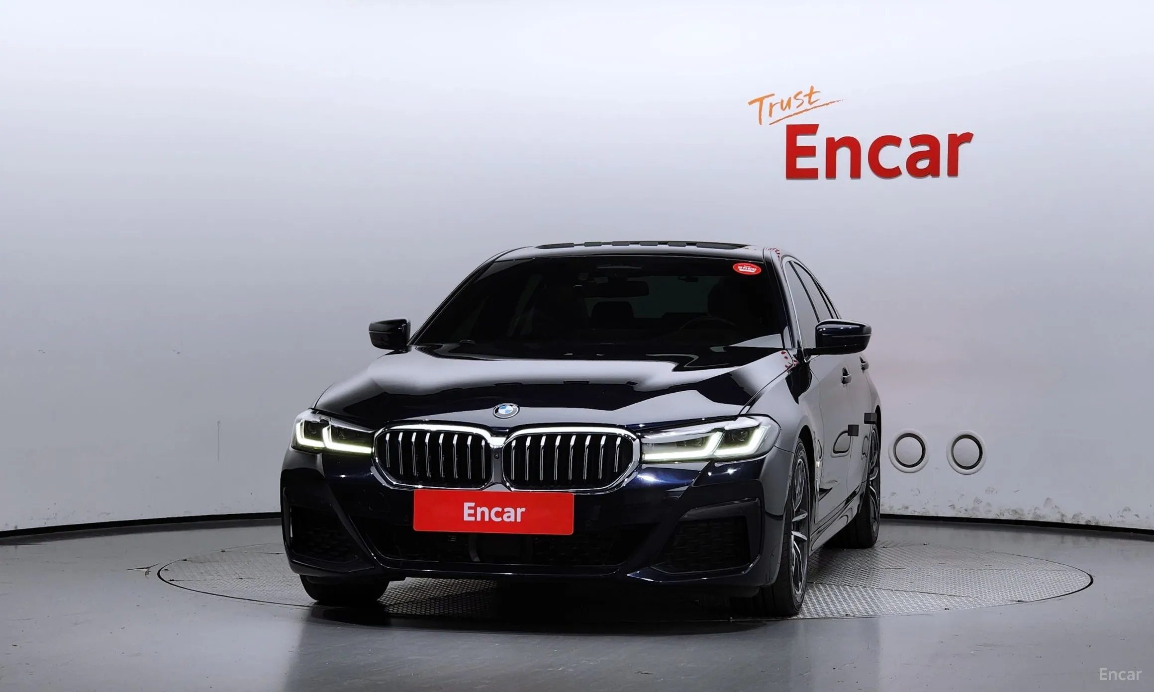 BMW 5 Series (G30) превью 2