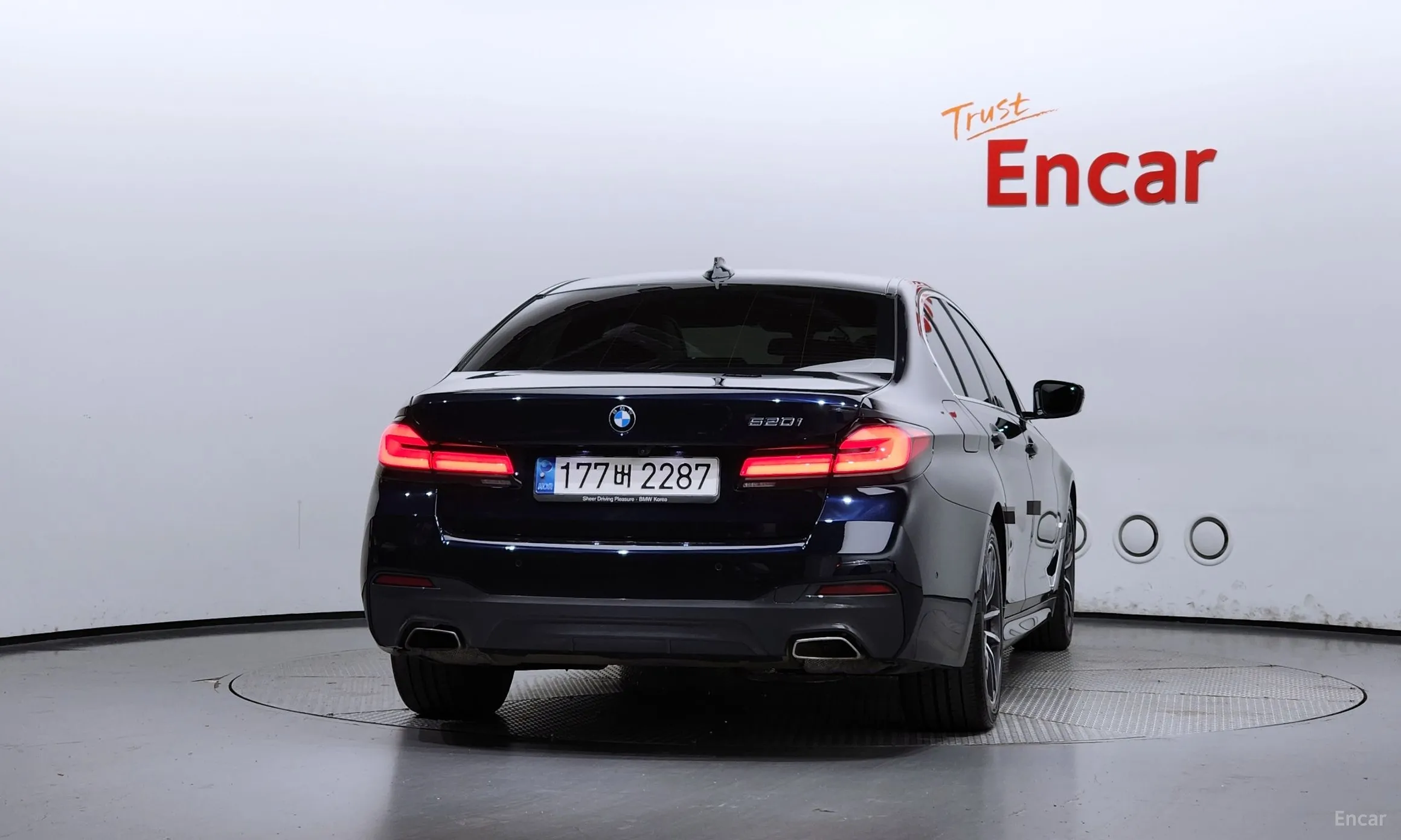 BMW 5 Series (G30) превью 3