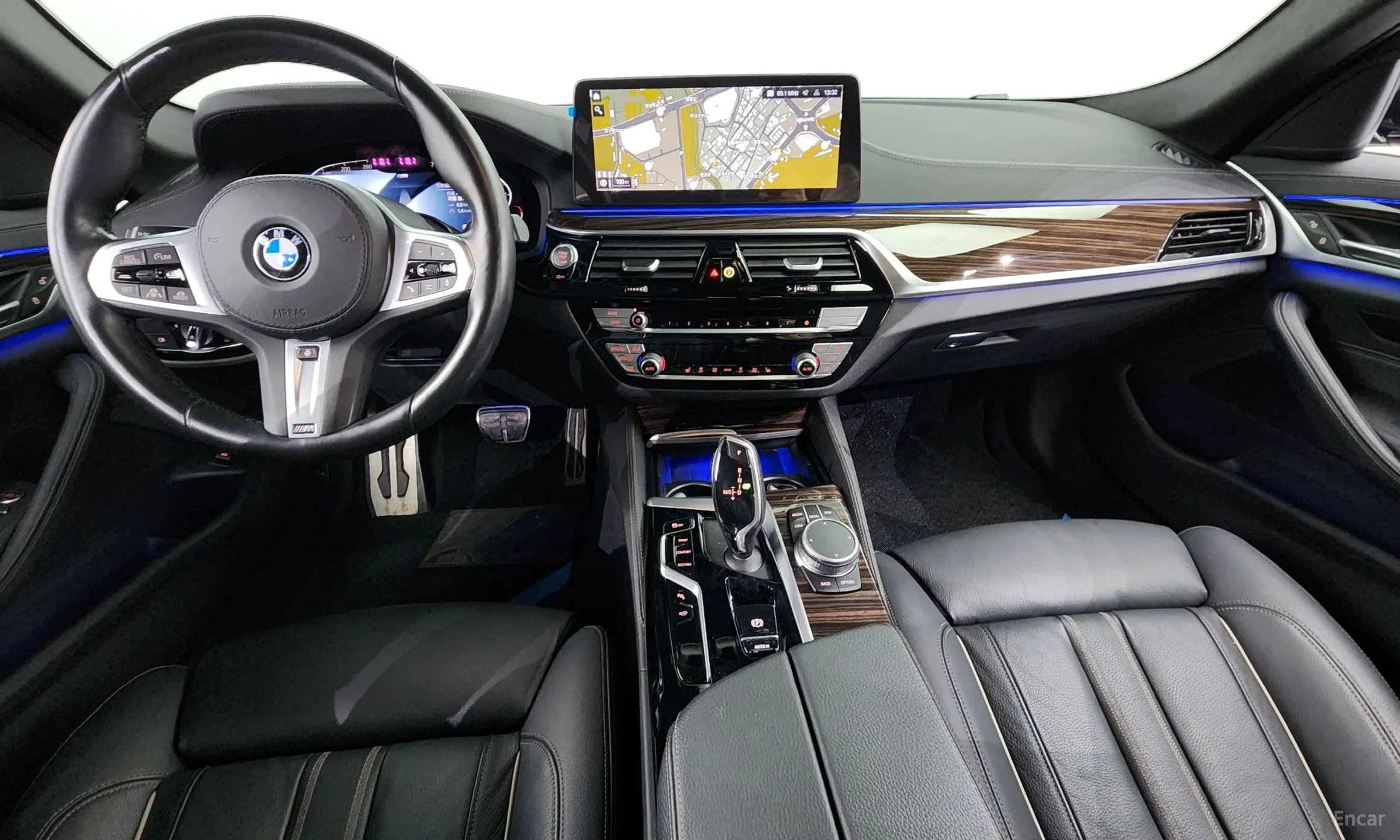 BMW 5 Series (G30) превью 4