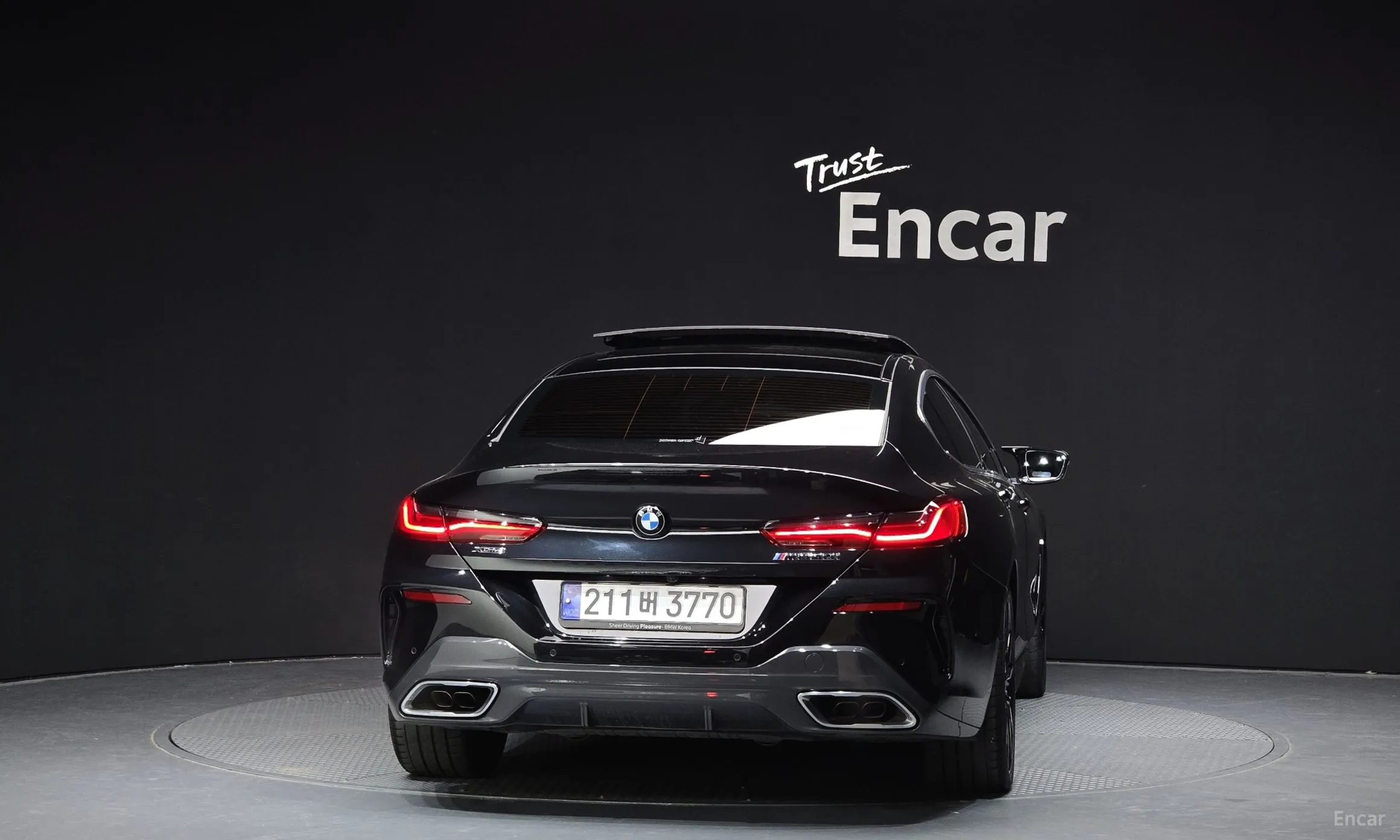 BMW 8-series (G15) превью 3