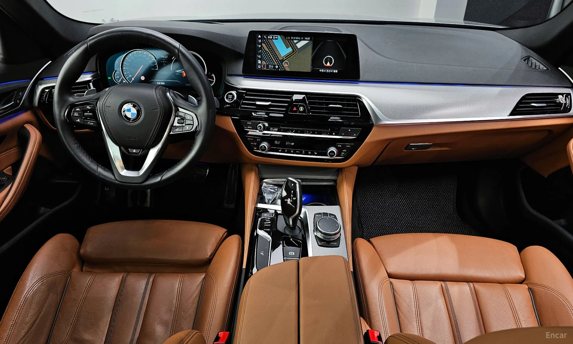 BMW 5 Series (G30) превью 4