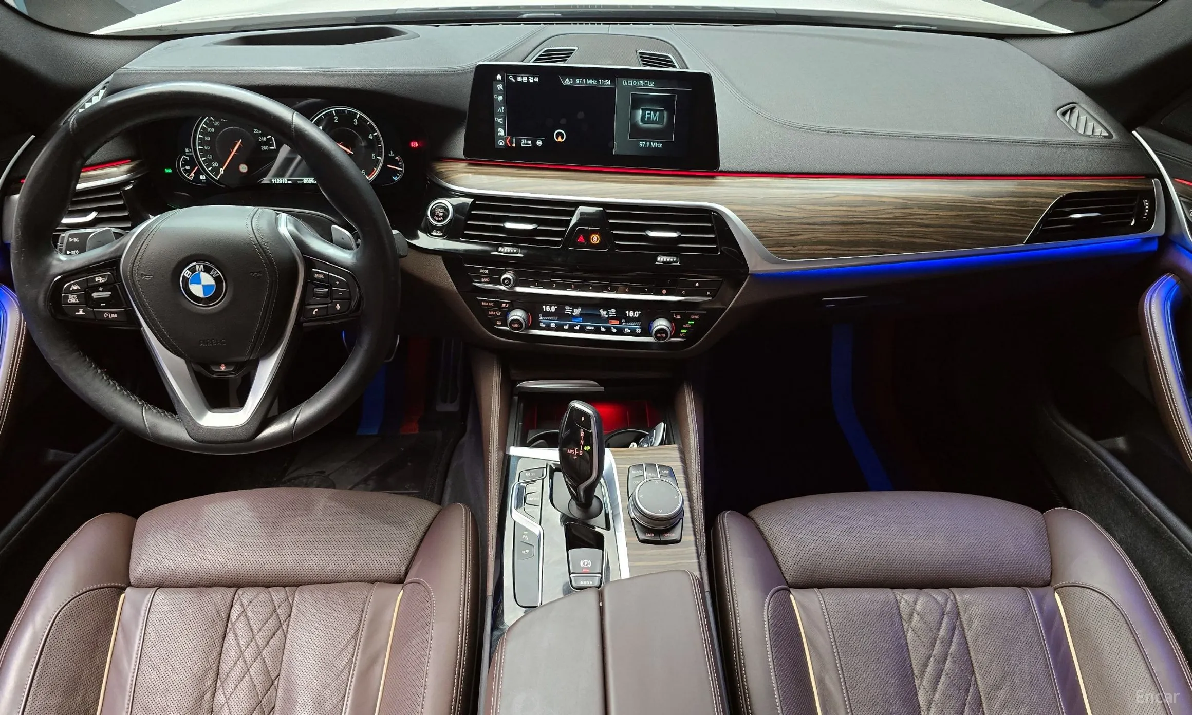BMW 5 Series (G30) превью 4