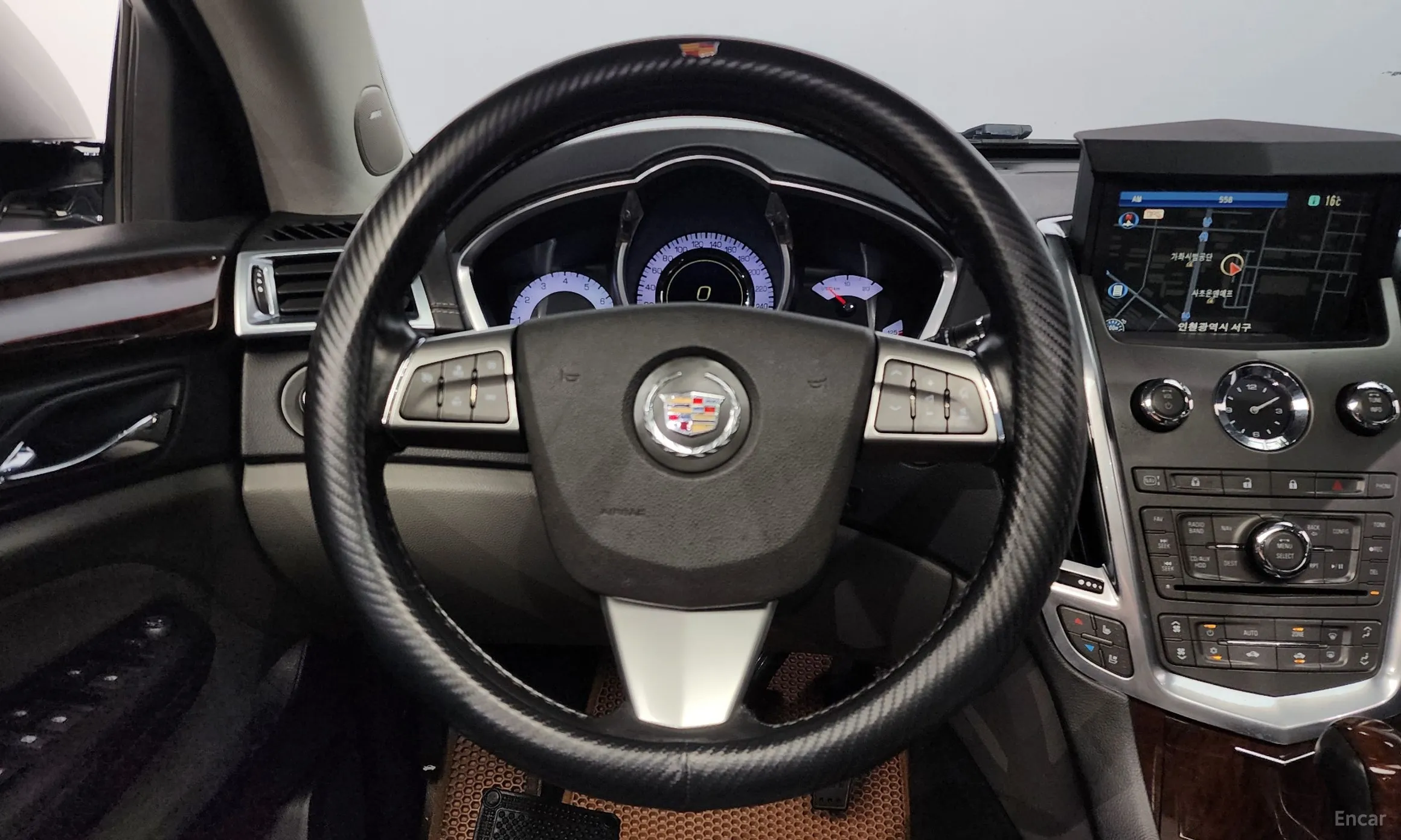 Cadillac All new SRX превью 13