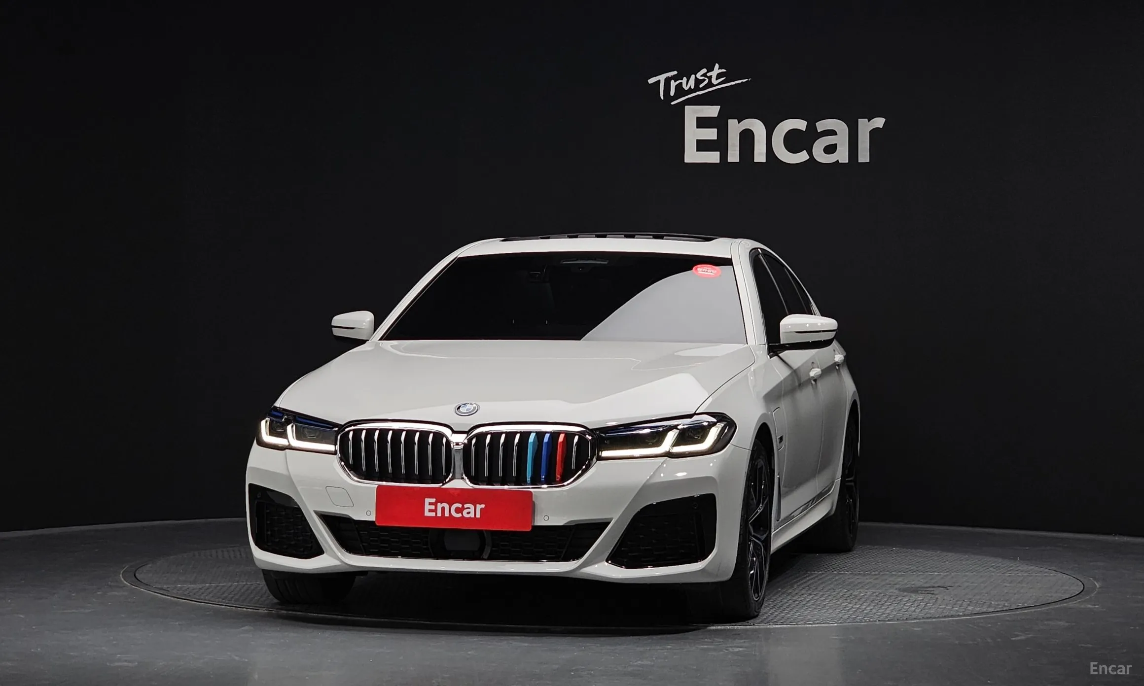 BMW 5 Series (G30) превью 2