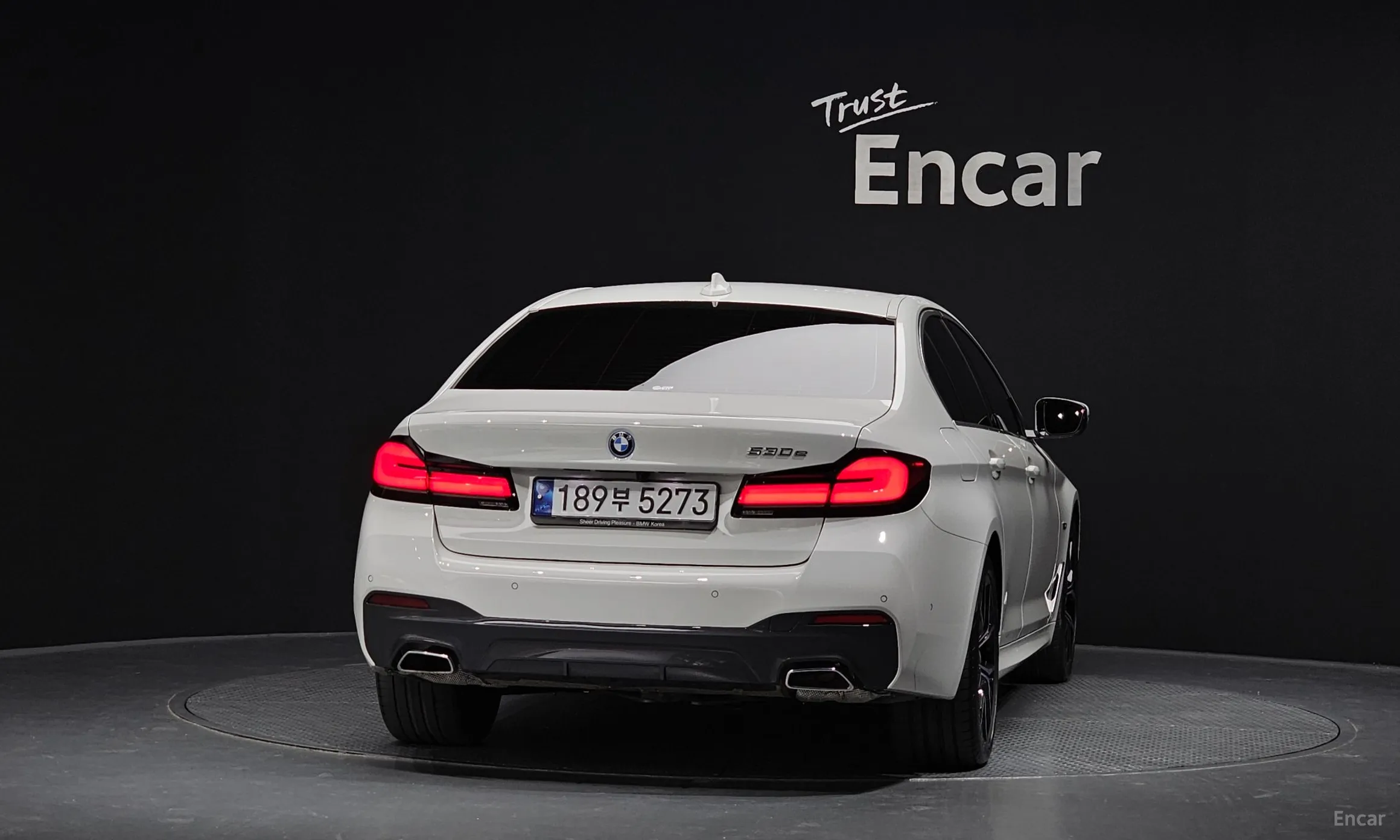 BMW 5 Series (G30) превью 3