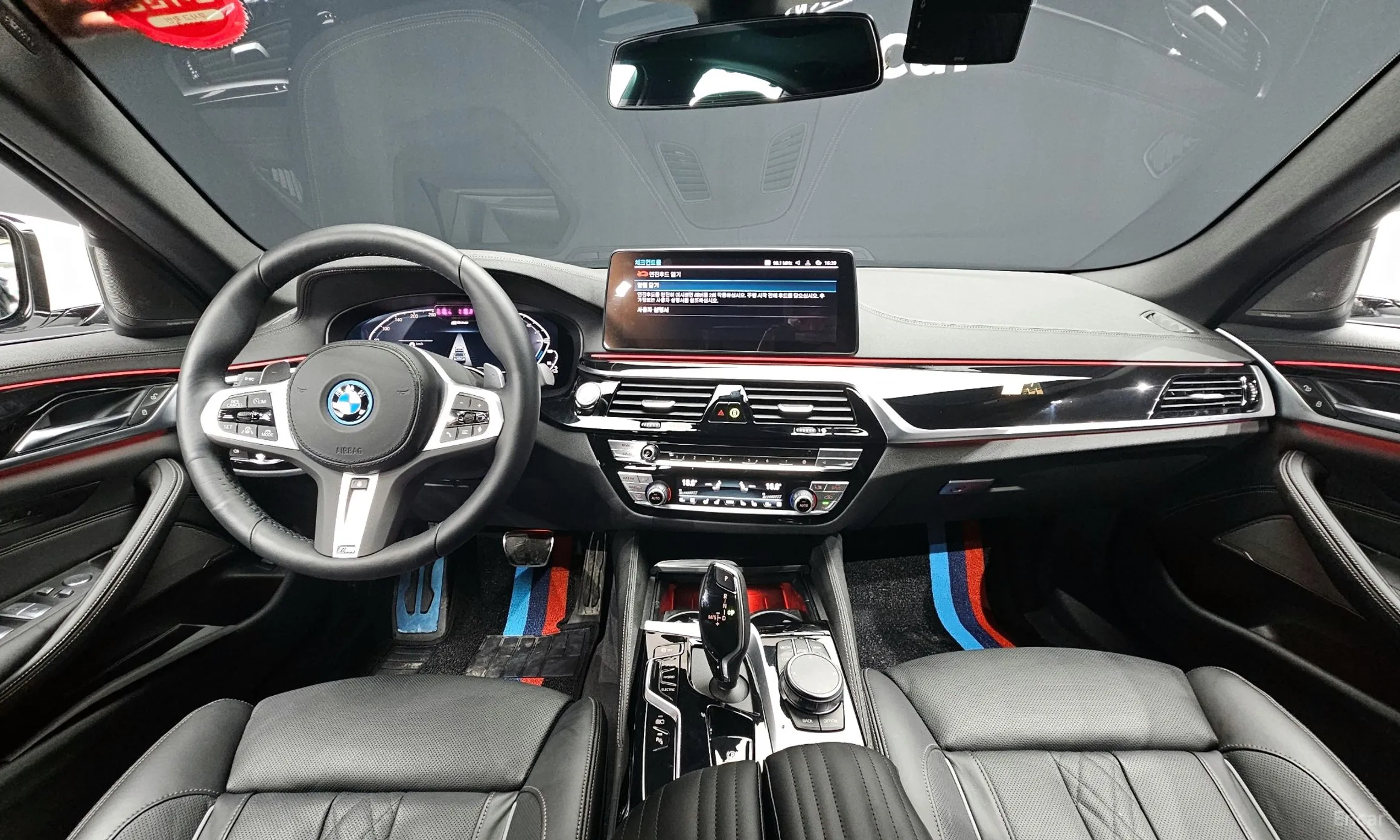 BMW 5 Series (G30) превью 4