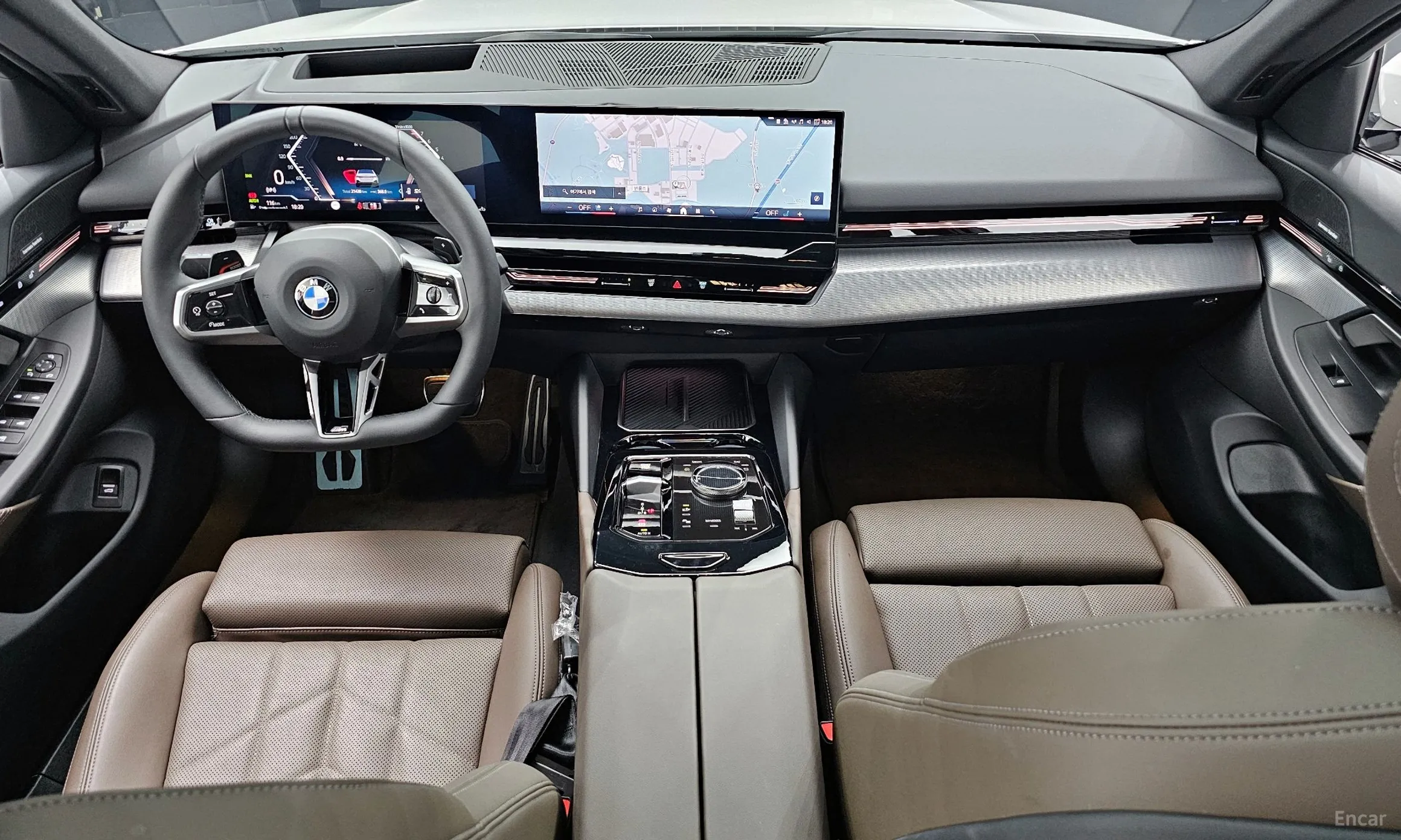 BMW 5 Series (G60) превью 4