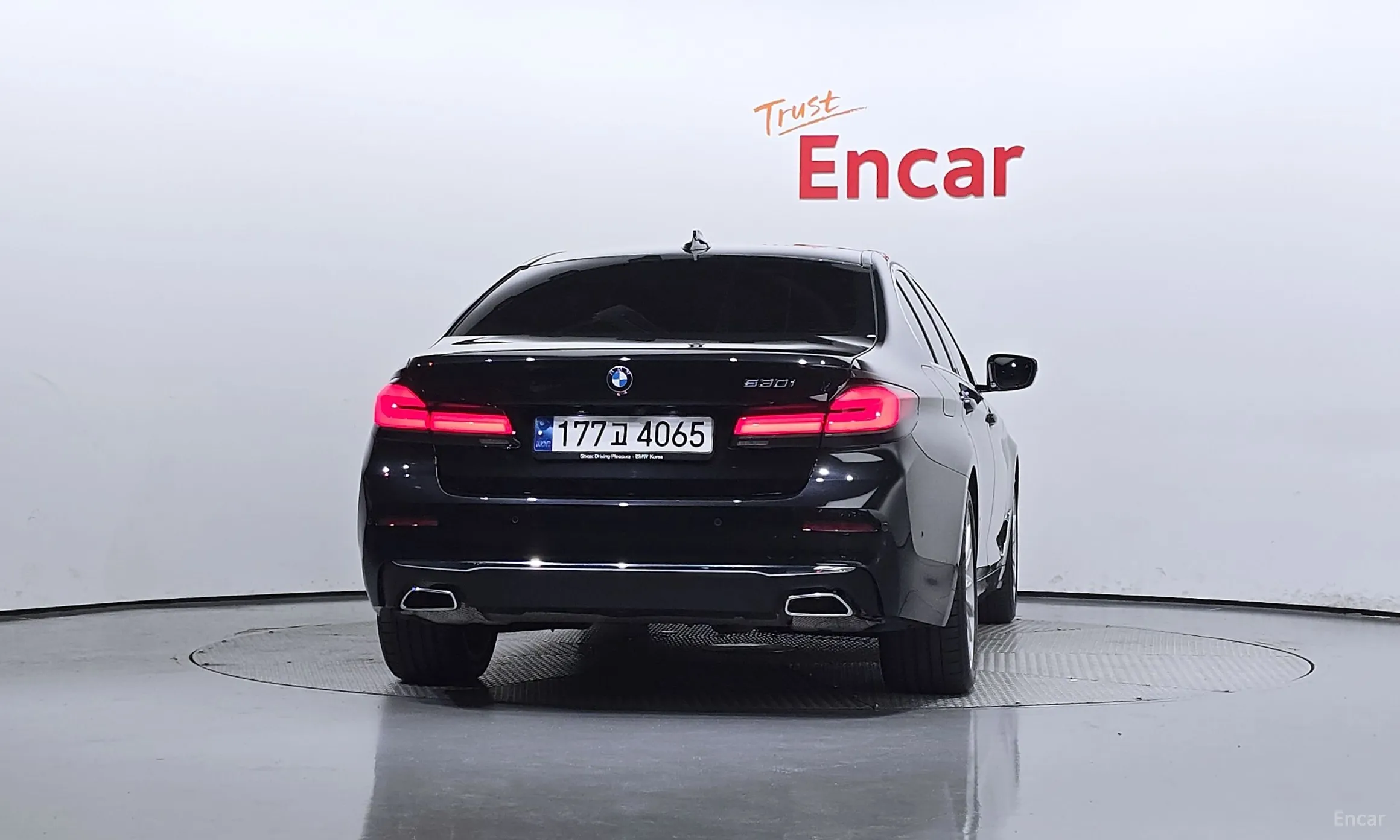 BMW 5 Series (G30) превью 3