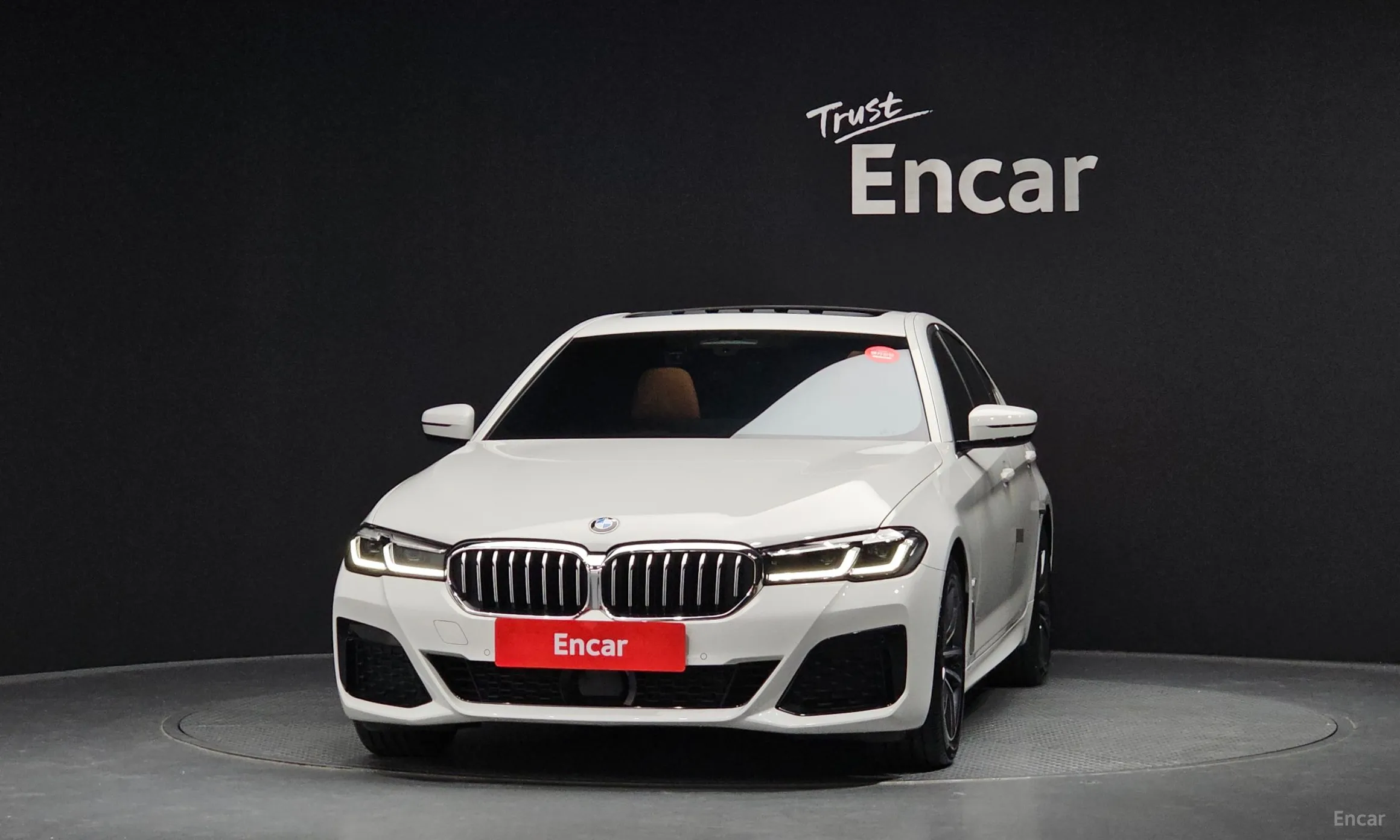 BMW 5 Series (G30) превью 2