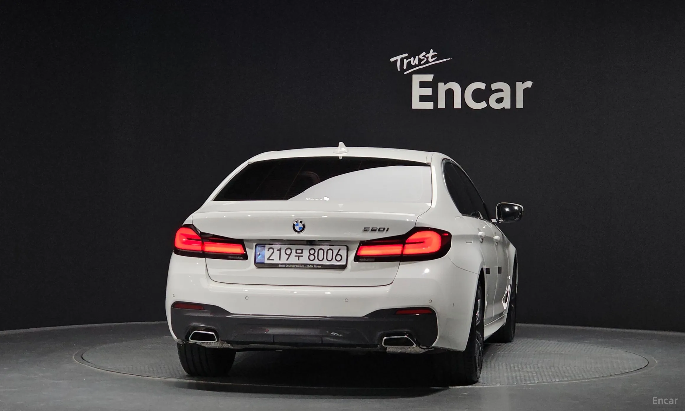 BMW 5 Series (G30) превью 3