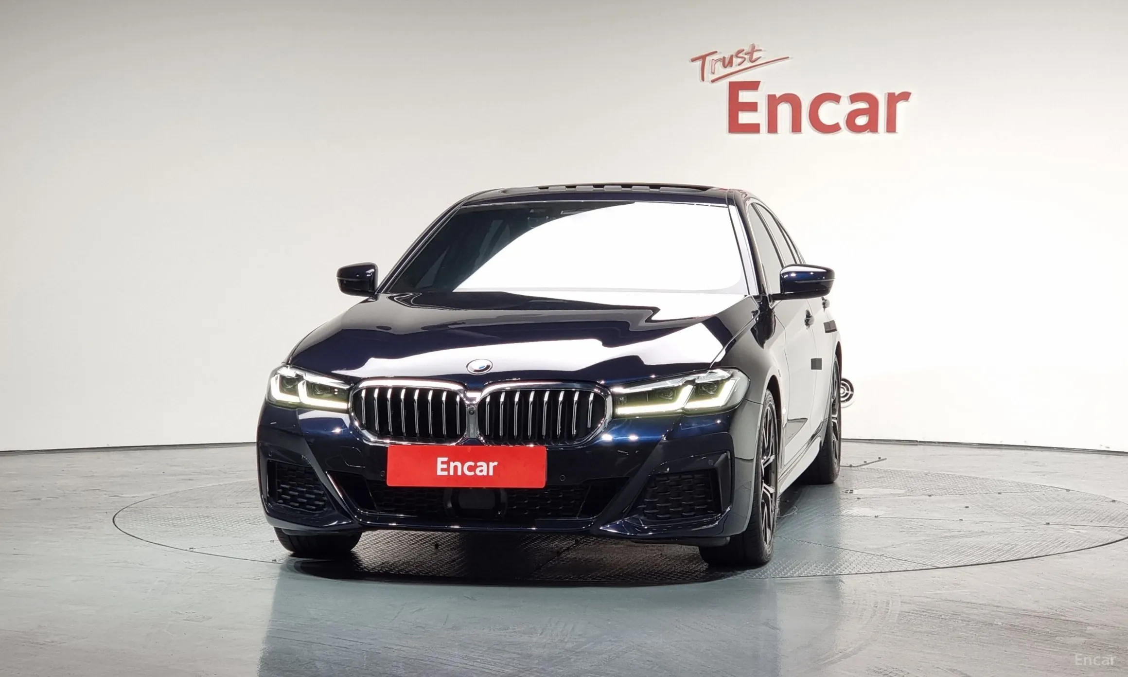 BMW 5 Series (G30) превью 2