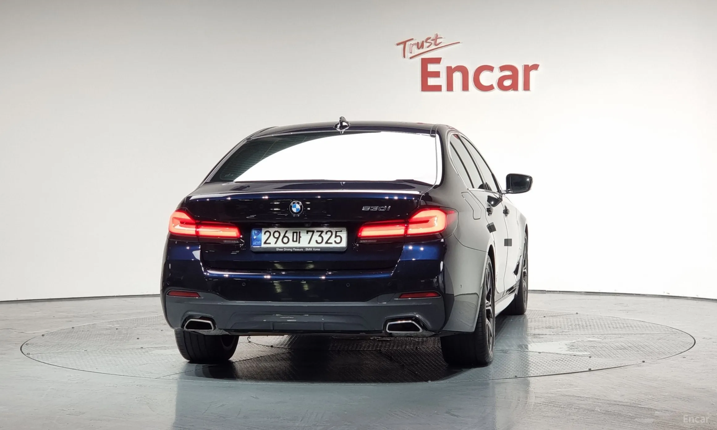 BMW 5 Series (G30) превью 3