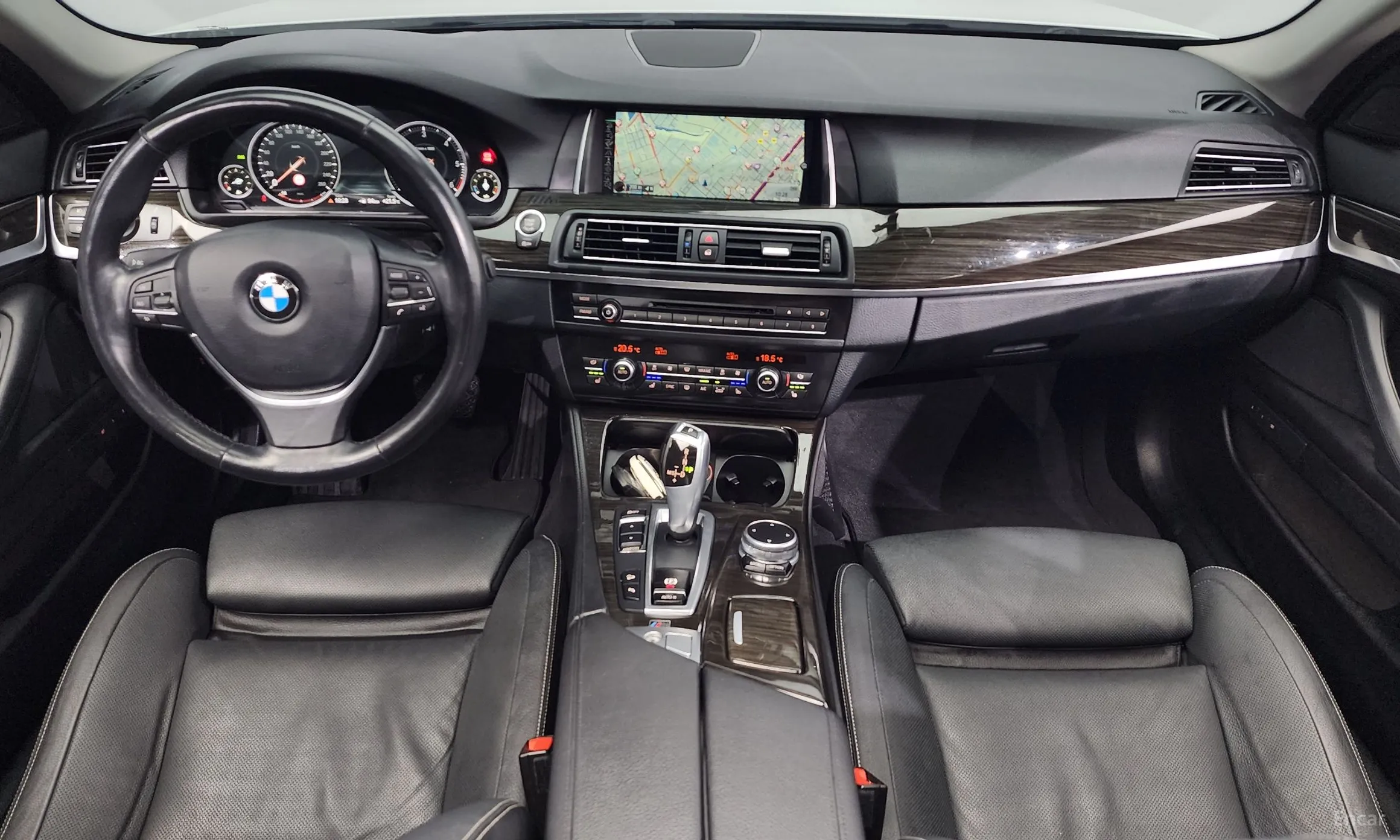 BMW 5 Series (F10) превью 4