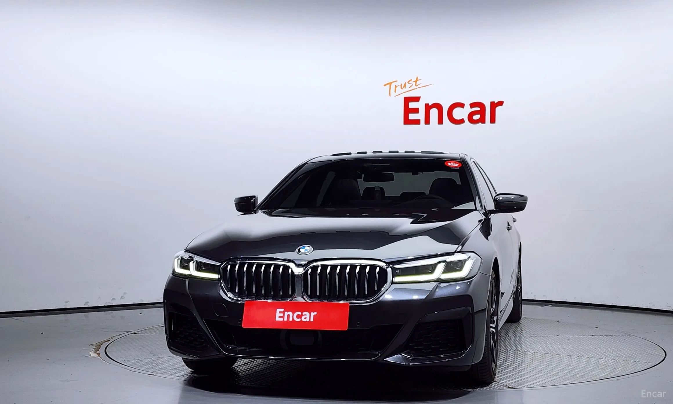 BMW 5 Series (G30) превью 2