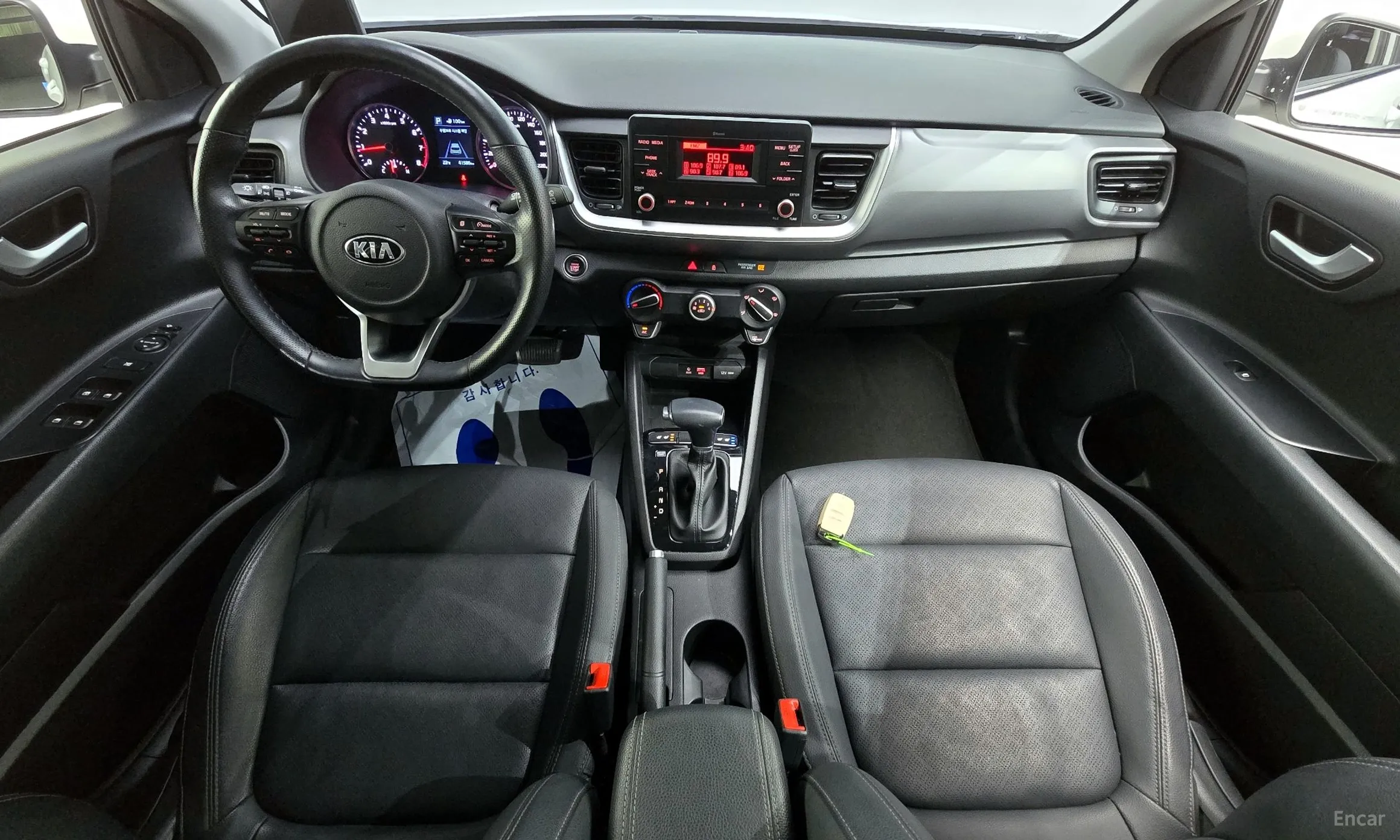 Kia Stonic превью 4