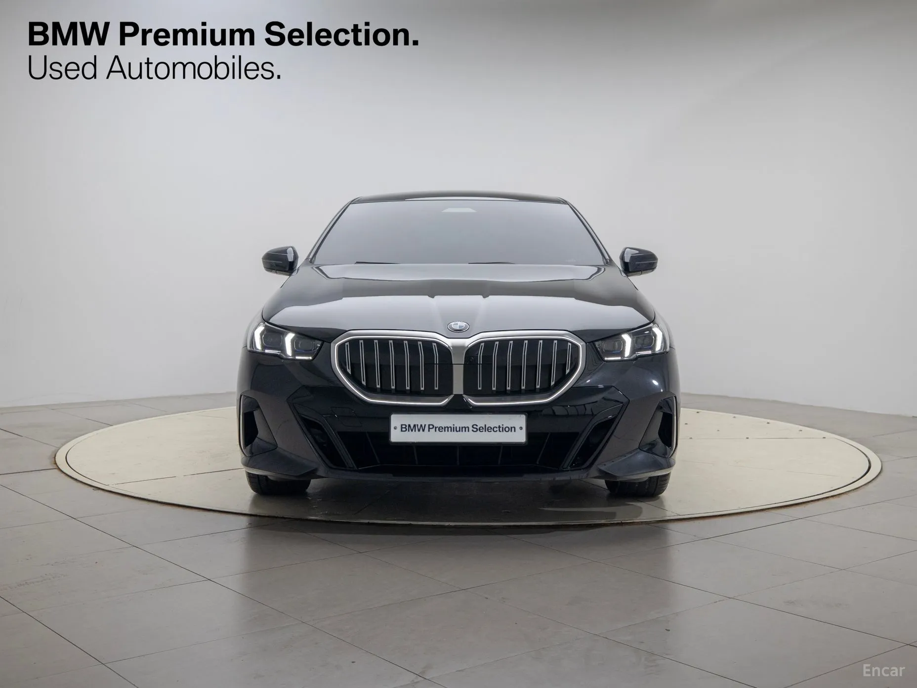 BMW 5 Series (G60) превью 2