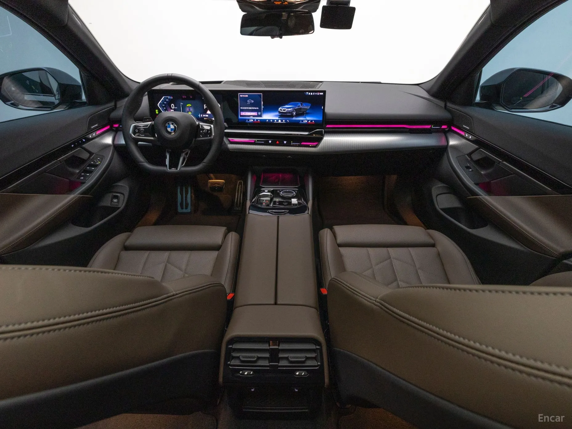 BMW 5 Series (G60) превью 4