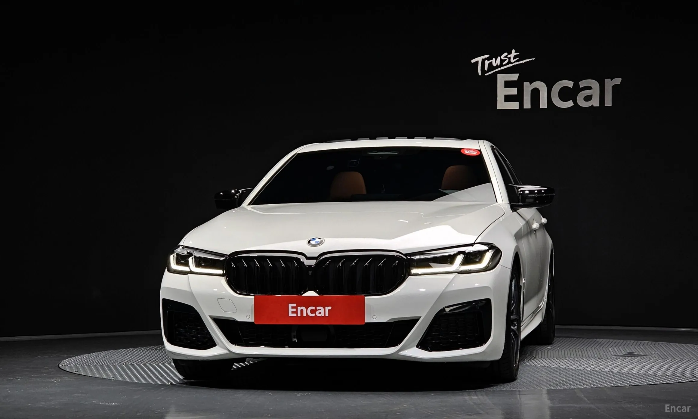 BMW 5 Series (G30) превью 2